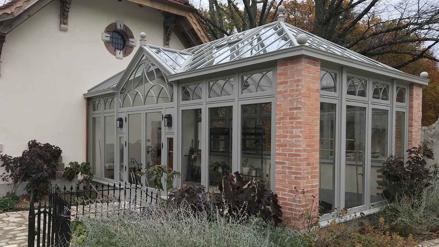 Greenhouse with brick pillars on four corners