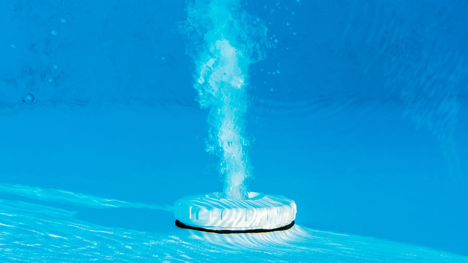 Swimming pool filtration system active