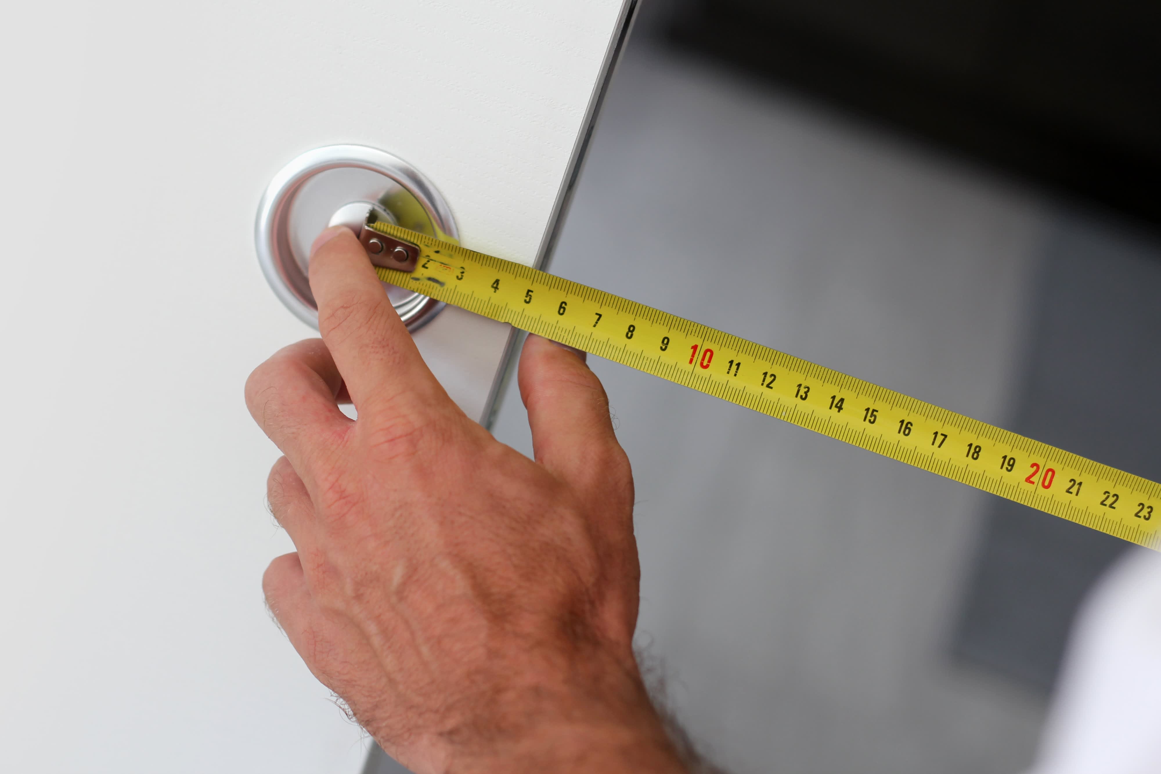 Using metric measuring tape