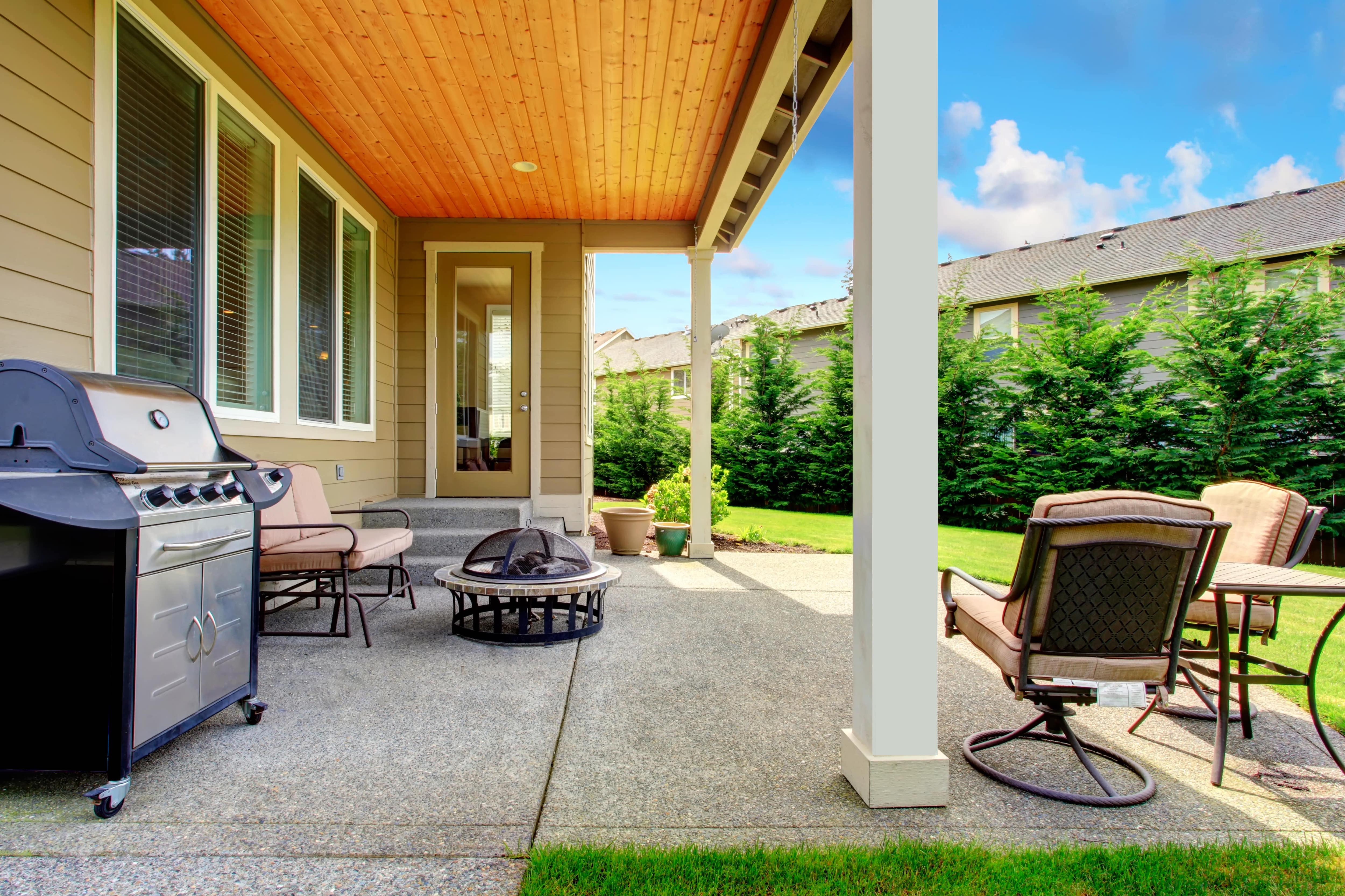 Outdoor firepit and conversation set