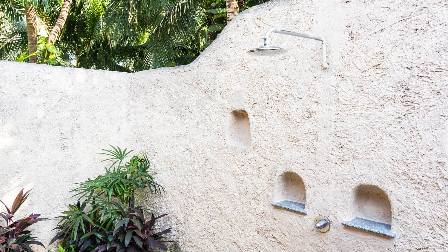 A design outdoor shower