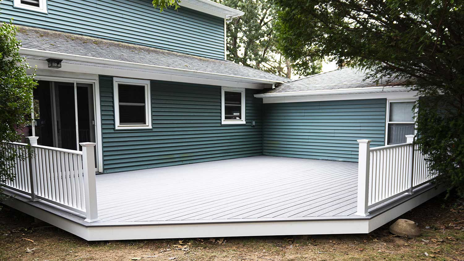 House with new composite deck