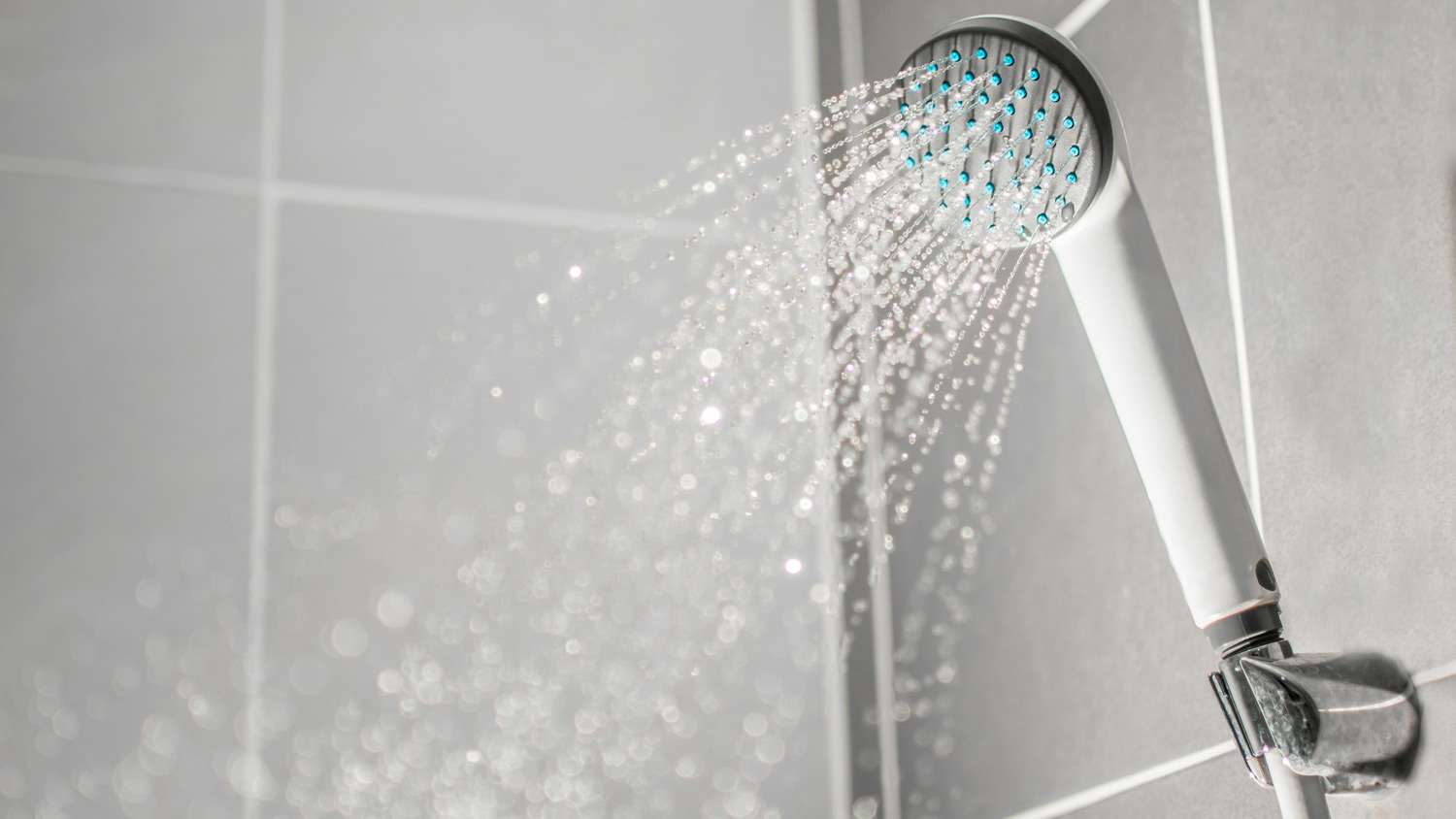Droplets falling from dual showerhead