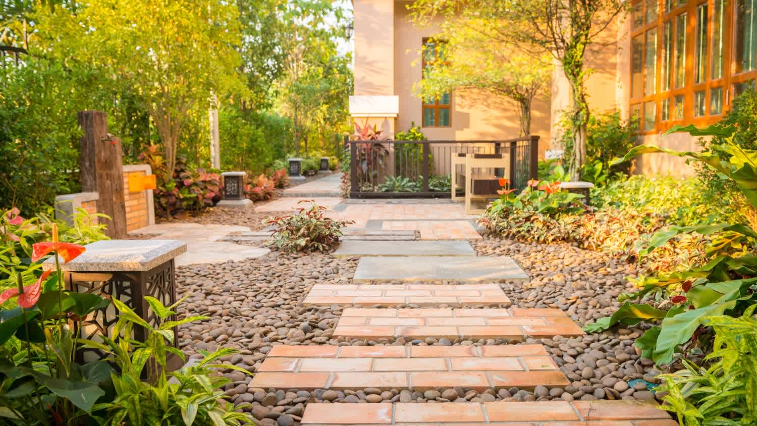 A walk way around the house