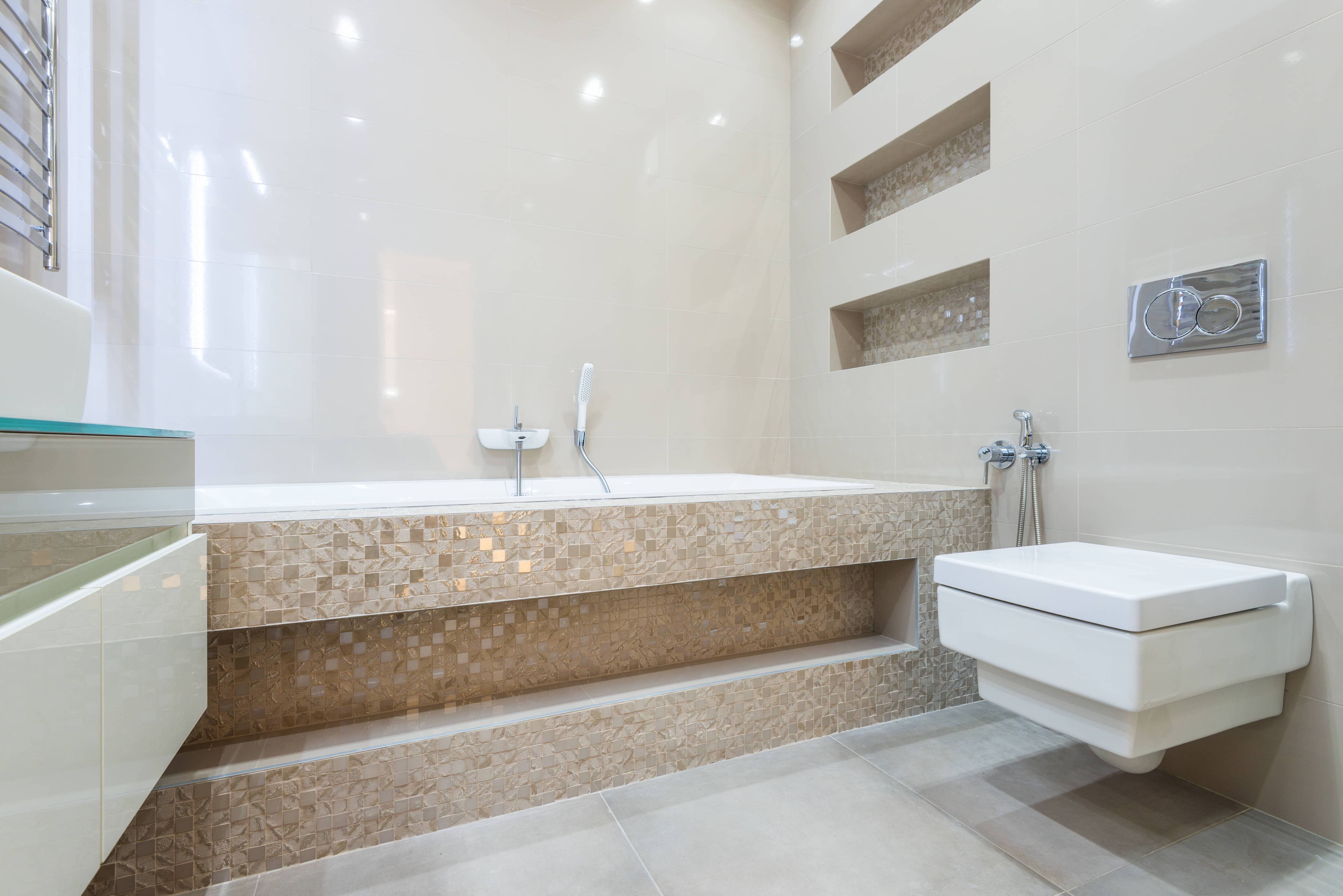 Luxury tiled shower and bathtub