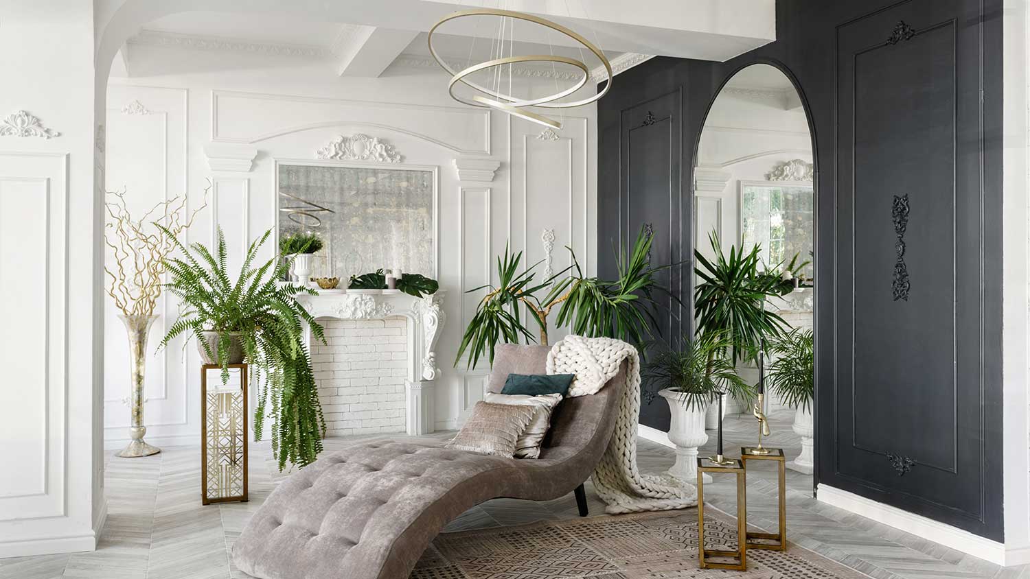 luxurious baroque style living room