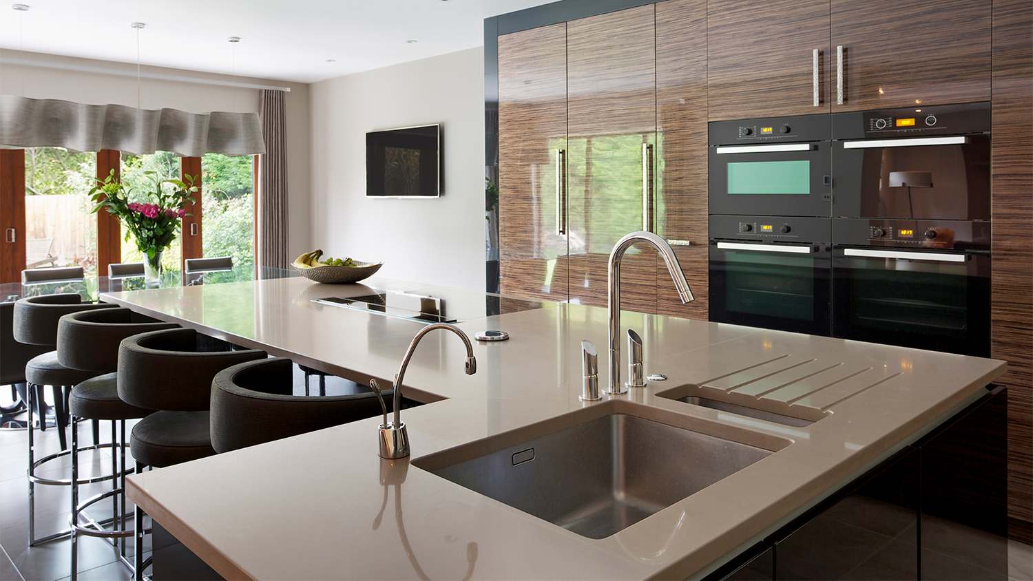 beige l shaped kitchen island