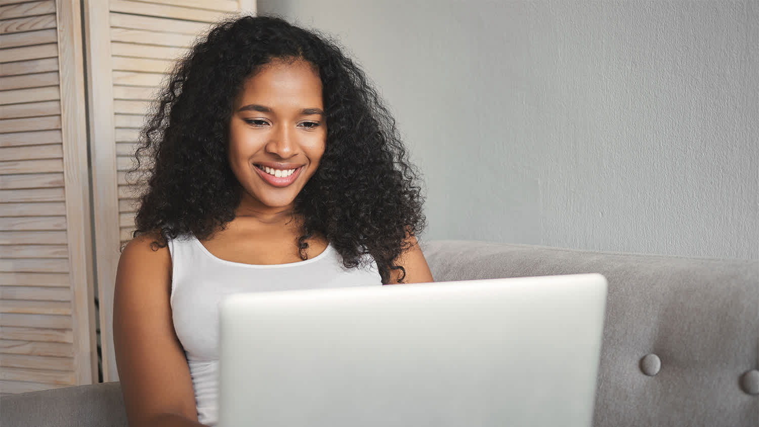 woman on laptop doing research