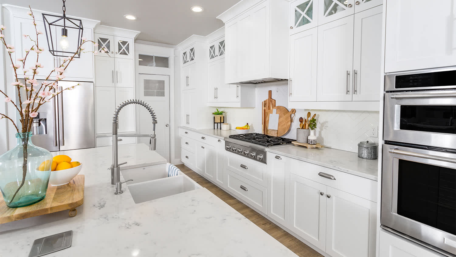 white marble farmhouse kitchen