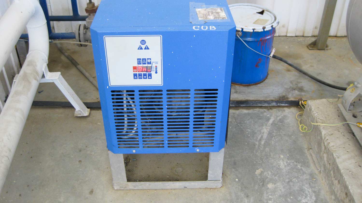 dehumidifier in crawl space
