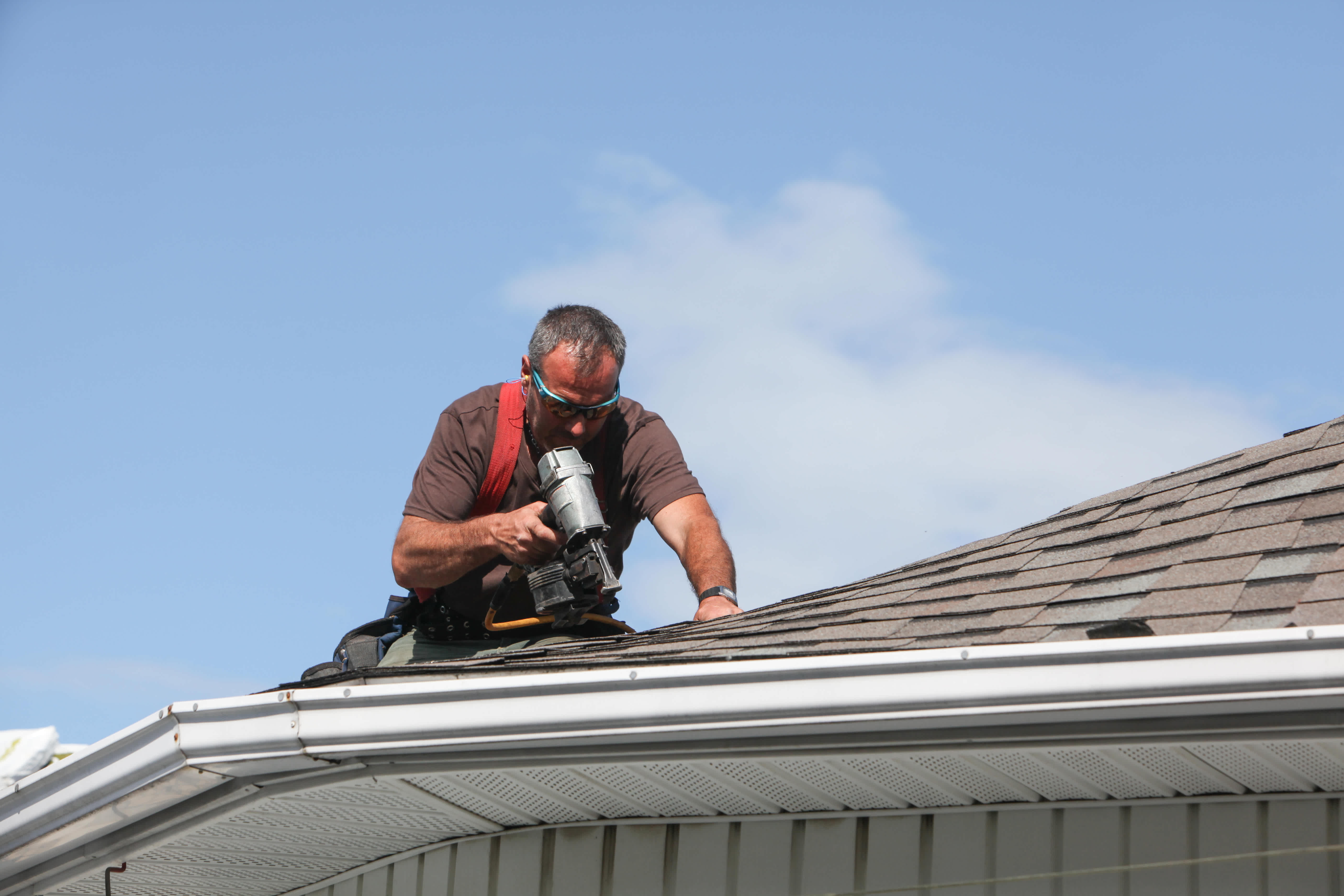 Asphalt shingle roof repair in St. Louis