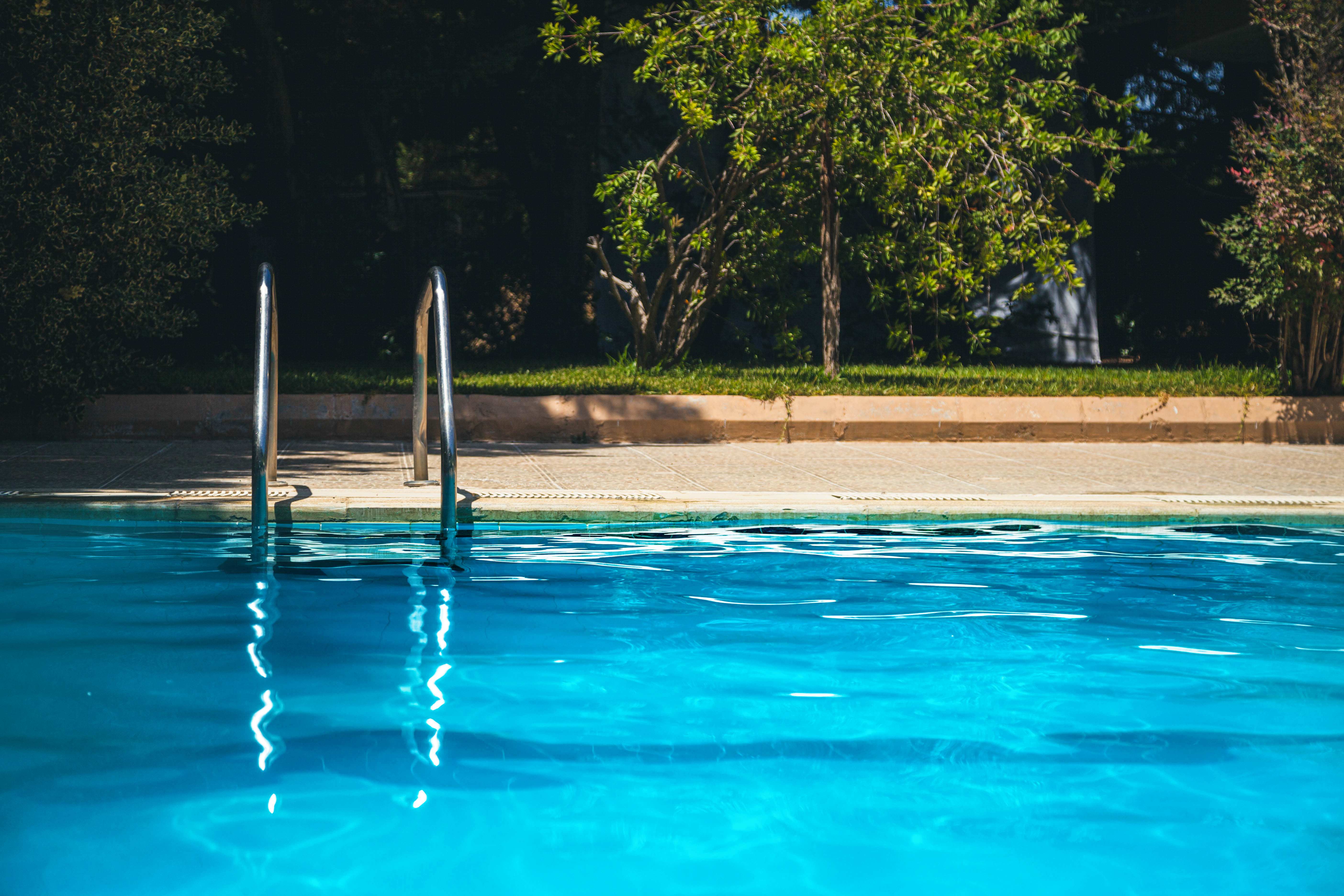 Swimming pool stairs