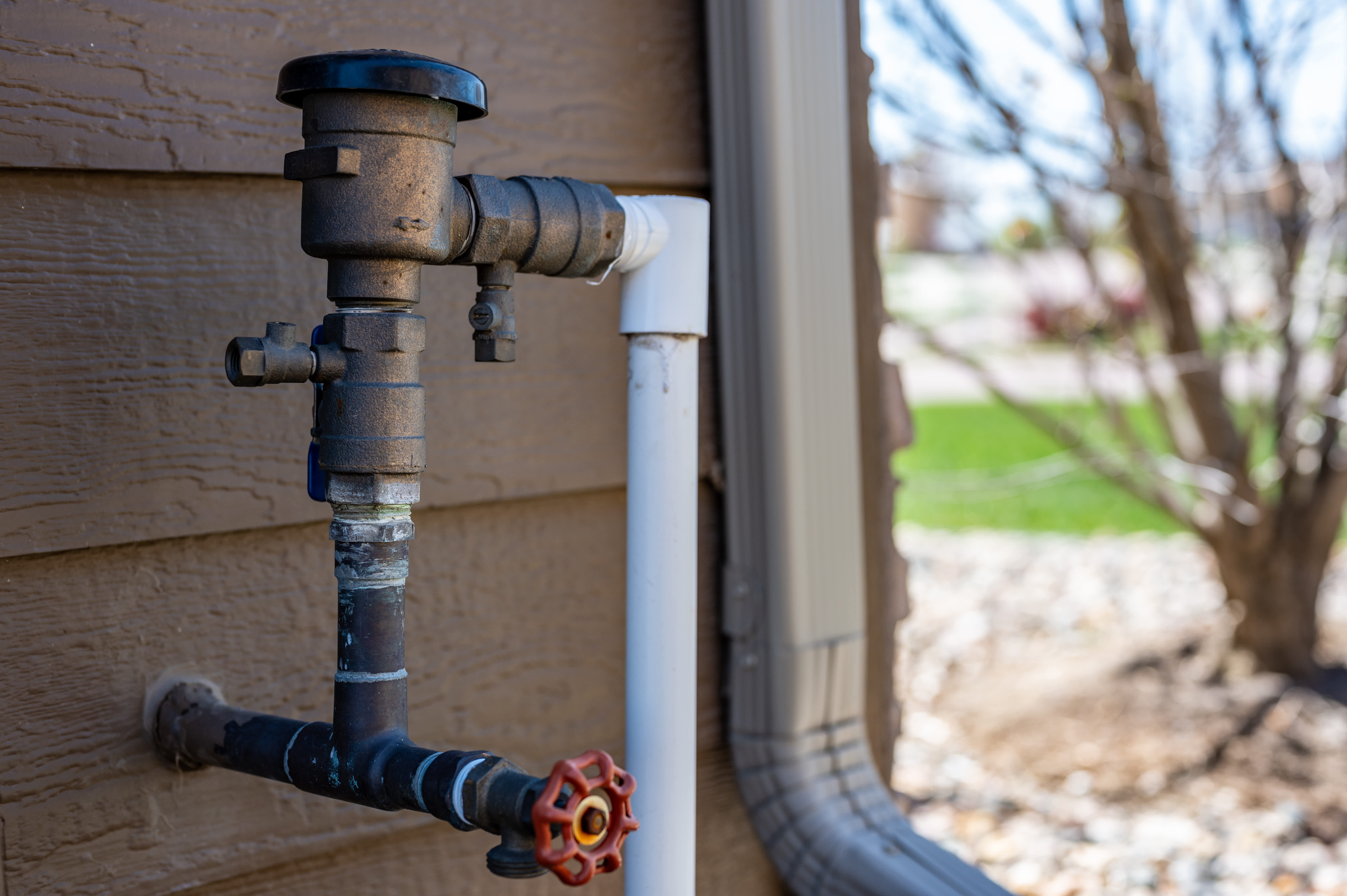 vacuum breaker outside house