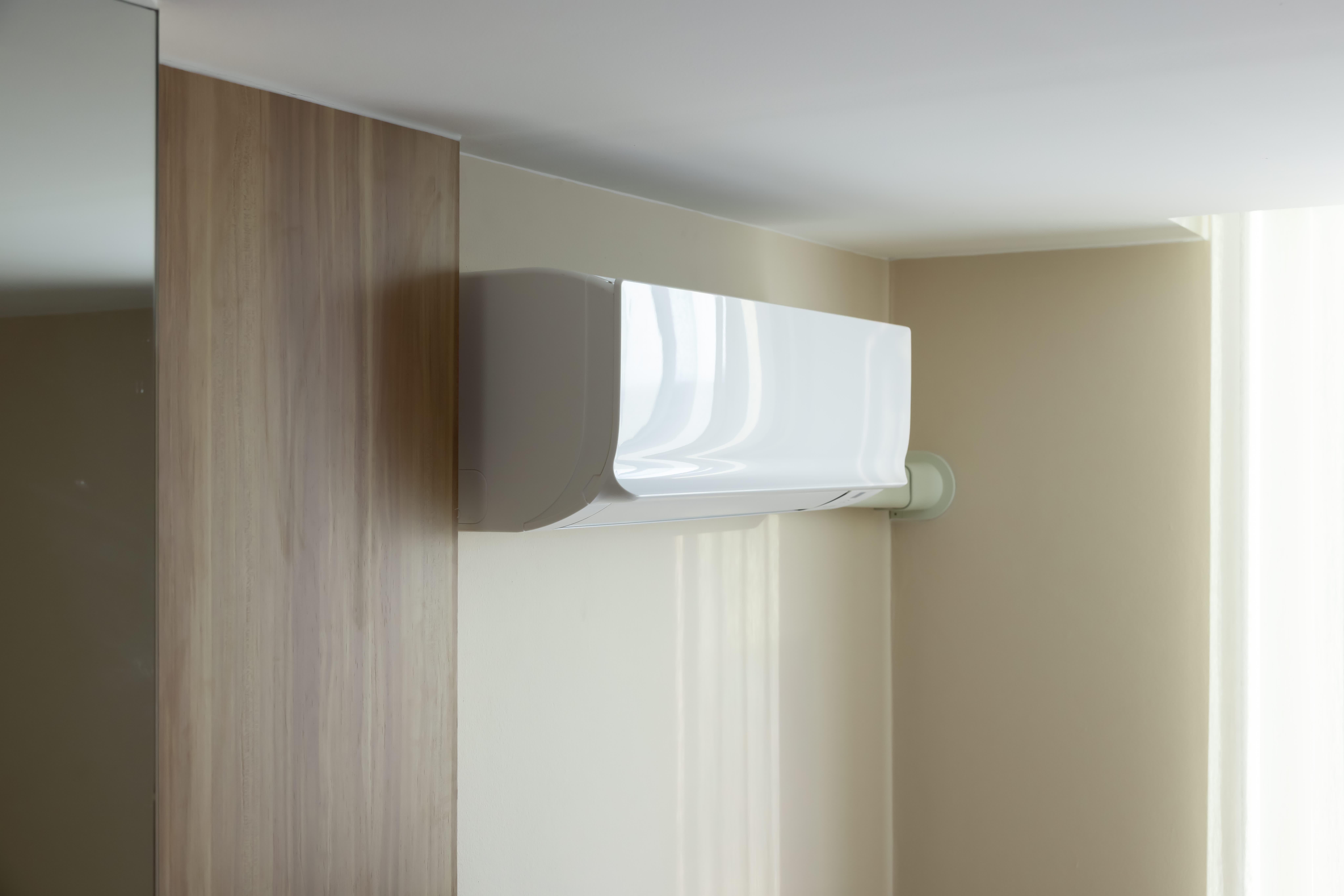 Air conditioner wall mount indoor unit