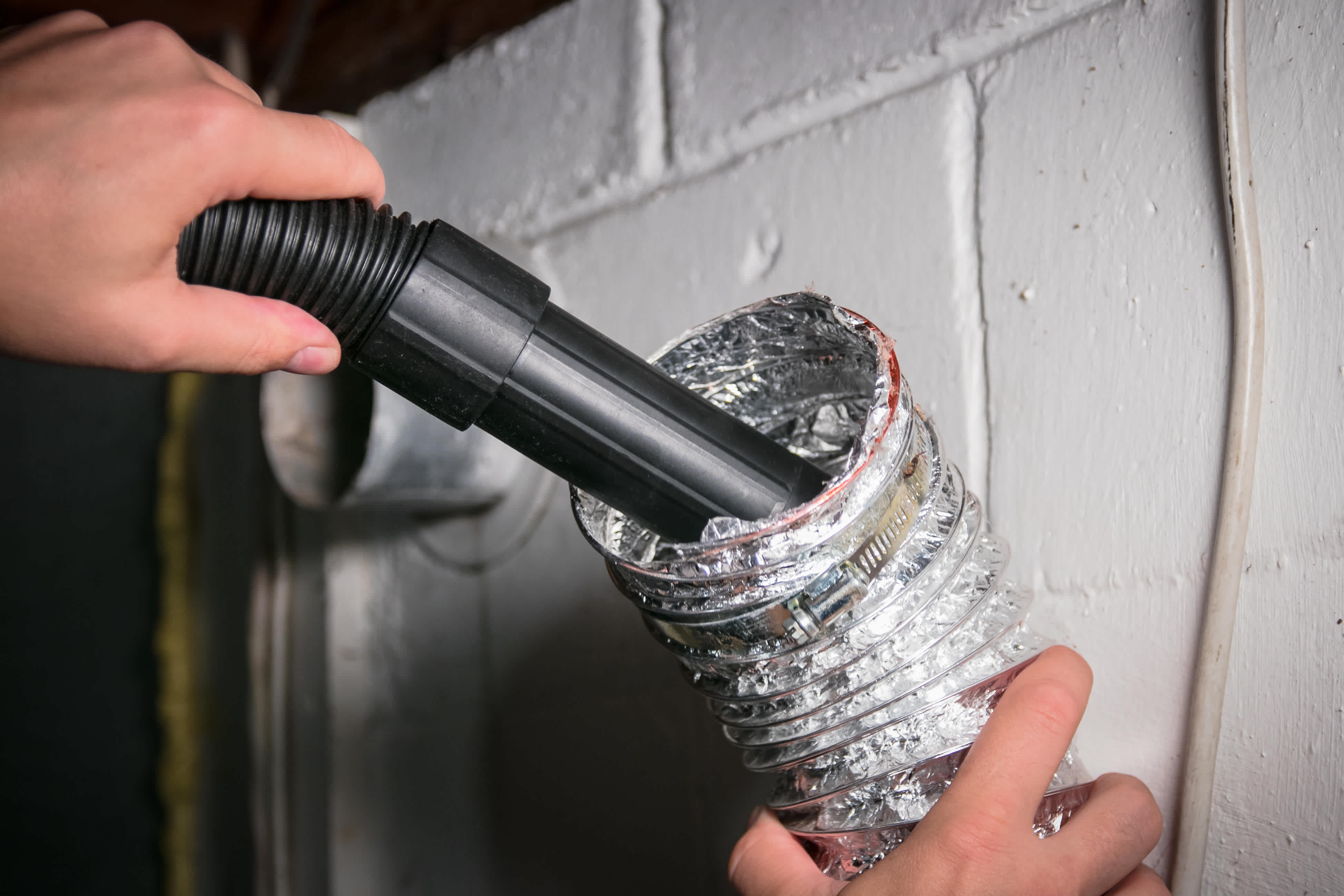 Vacuum clean dryer vent hose