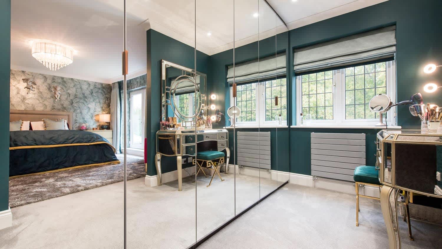 How Much Does Wall Mirror Installation Cost? [2026 Data] | Angi