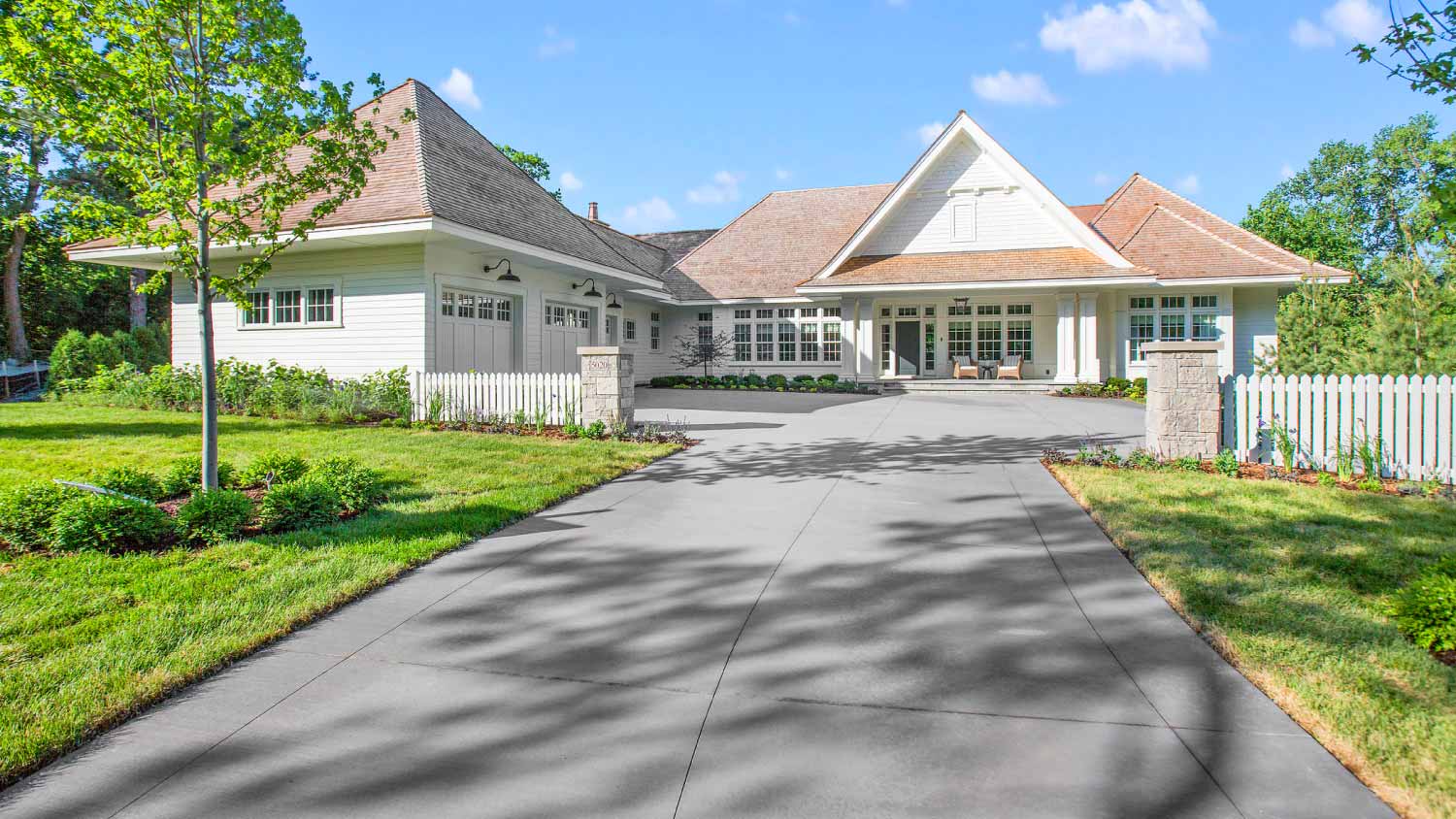 House with a fence and entrance to guests