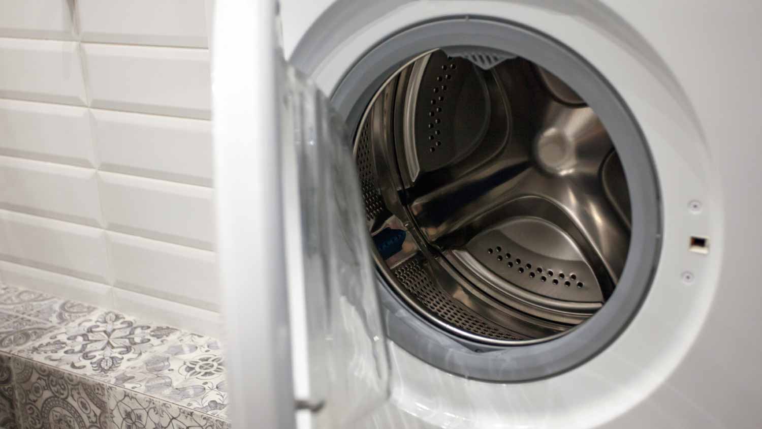 An open door on a washing machine.