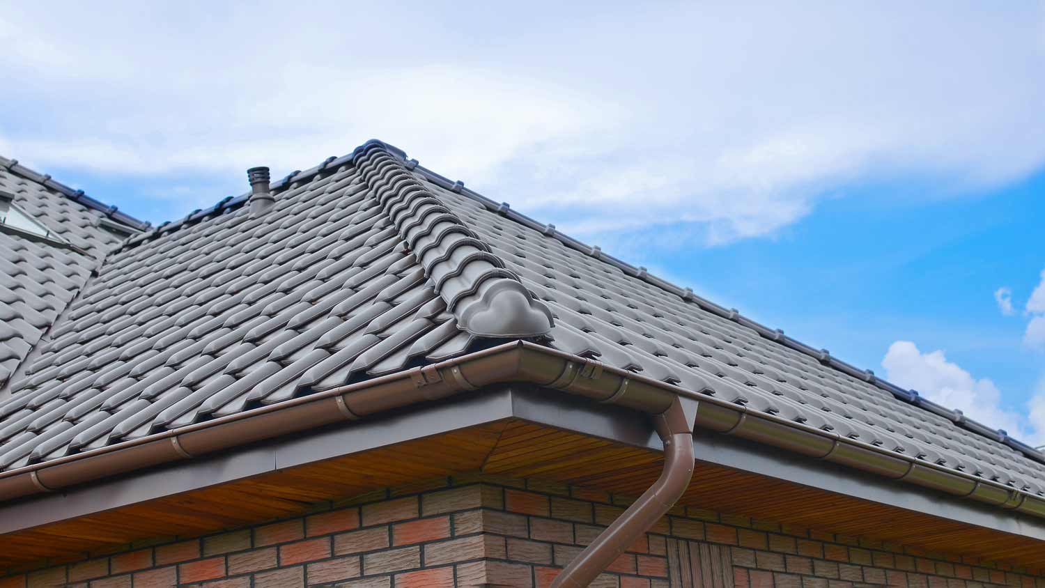 corner concrete roof tile