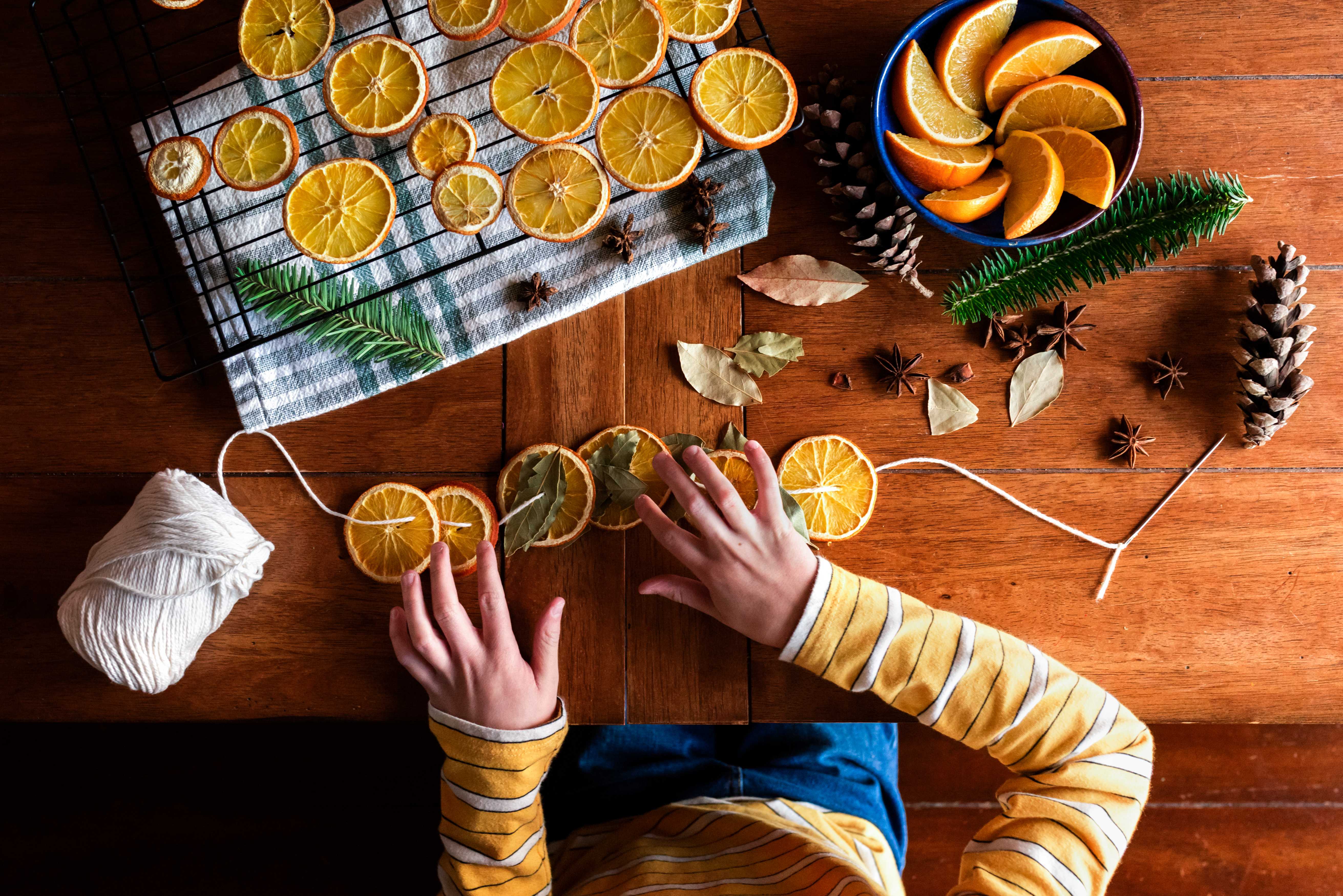 Holiday-decor-dried-fruit-garland