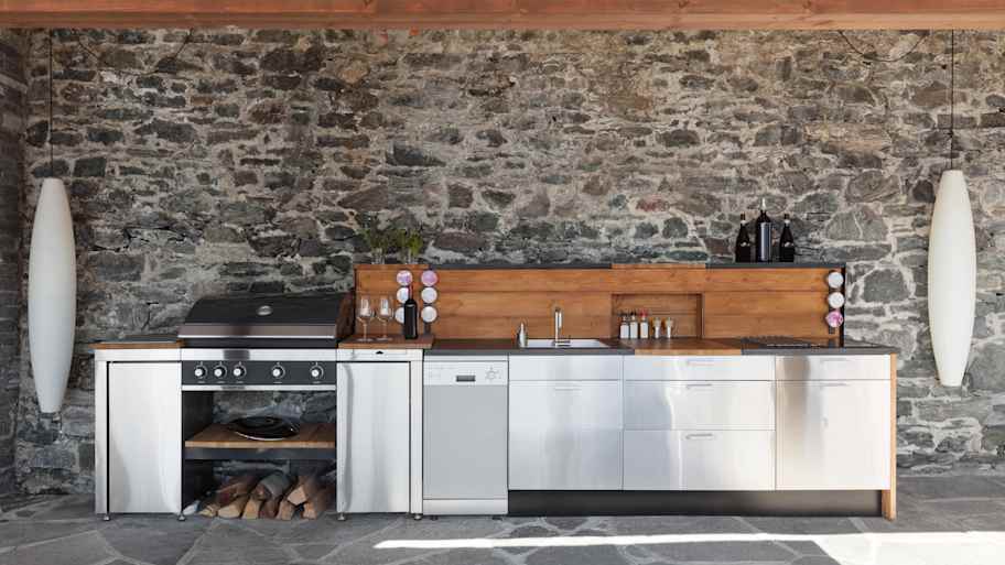 Modern outdoor kitchen
