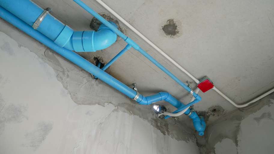 Water supply system installed in a building  