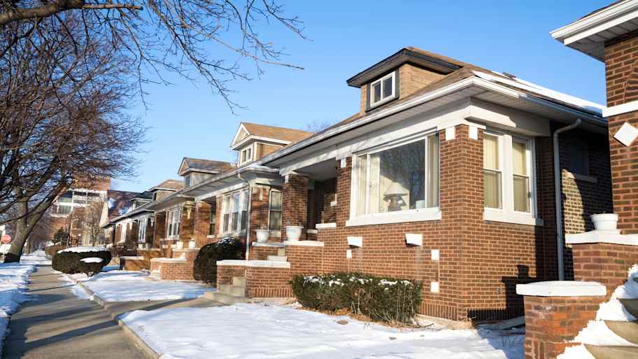 Row of bungalows in Chicago during the winter