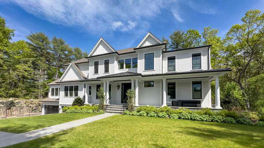 Contemporary farmhouse suburban home