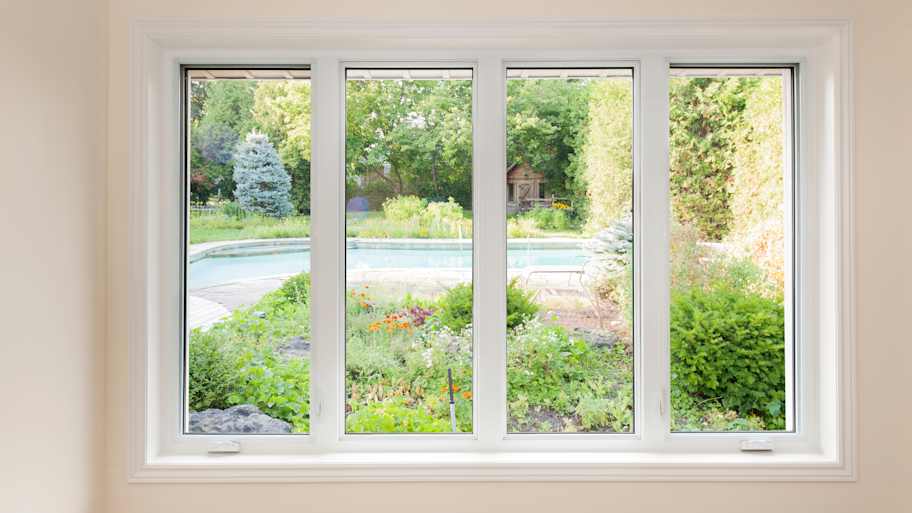 window summer backyard in orlando  