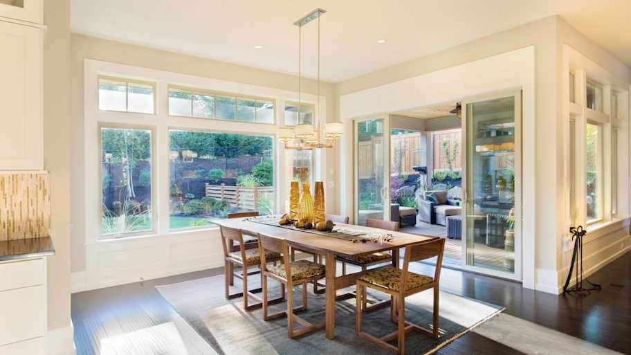 Transom window installed in a dining room