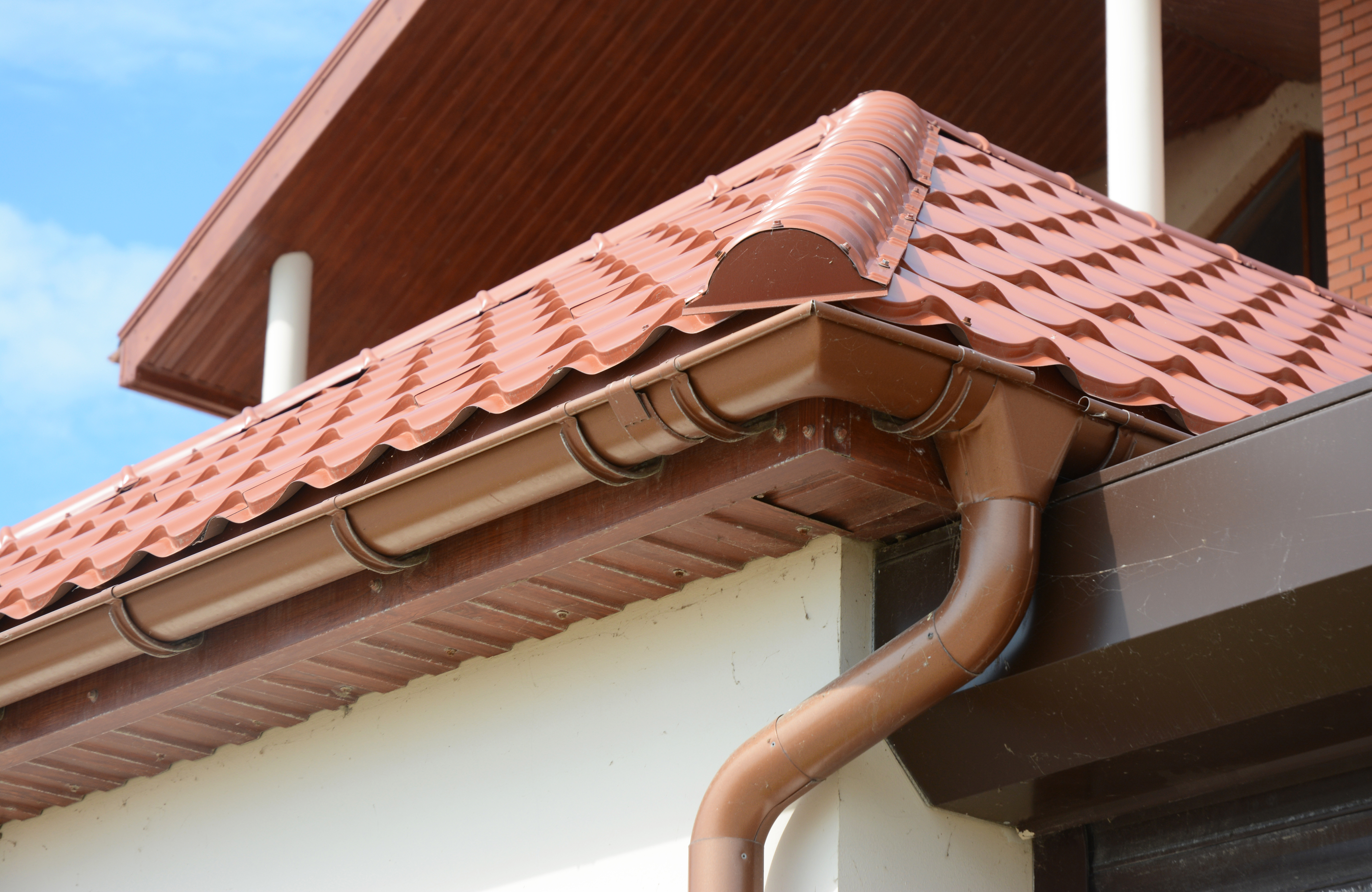 Top-rated gutter repair and replacement pros.