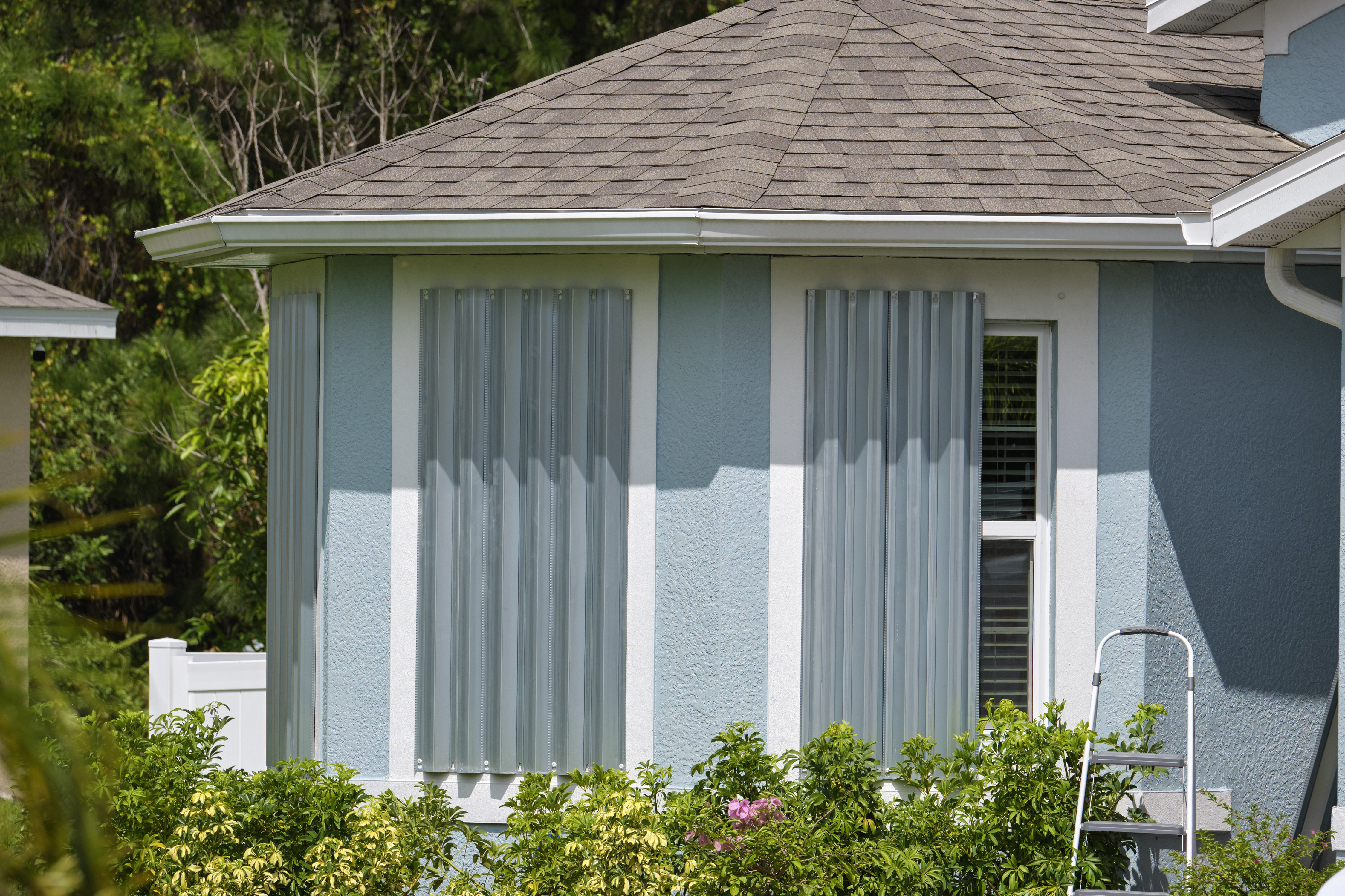 Top-rated hurricane shutter pros.