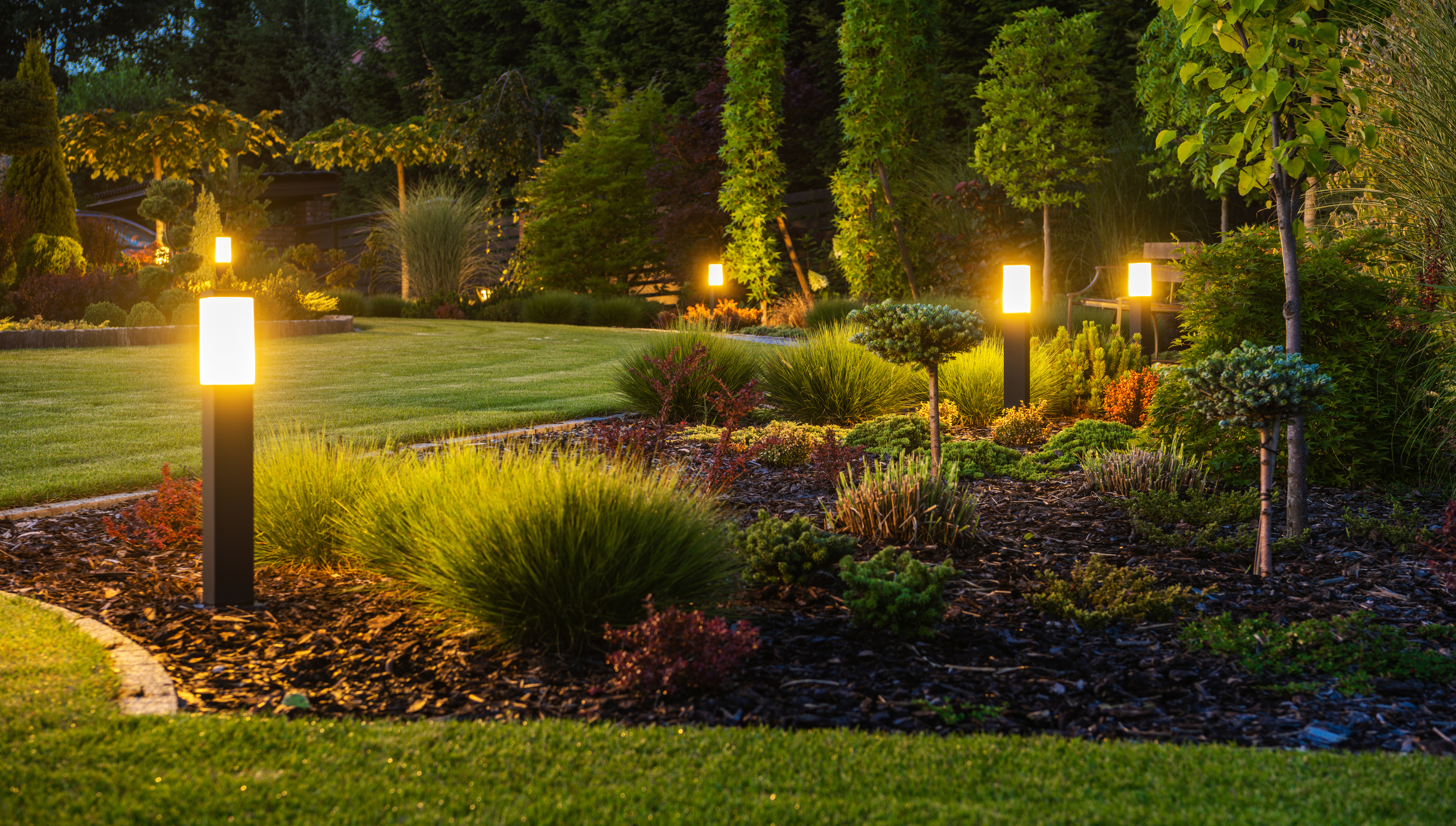 Top-rated exterior lighting pros.