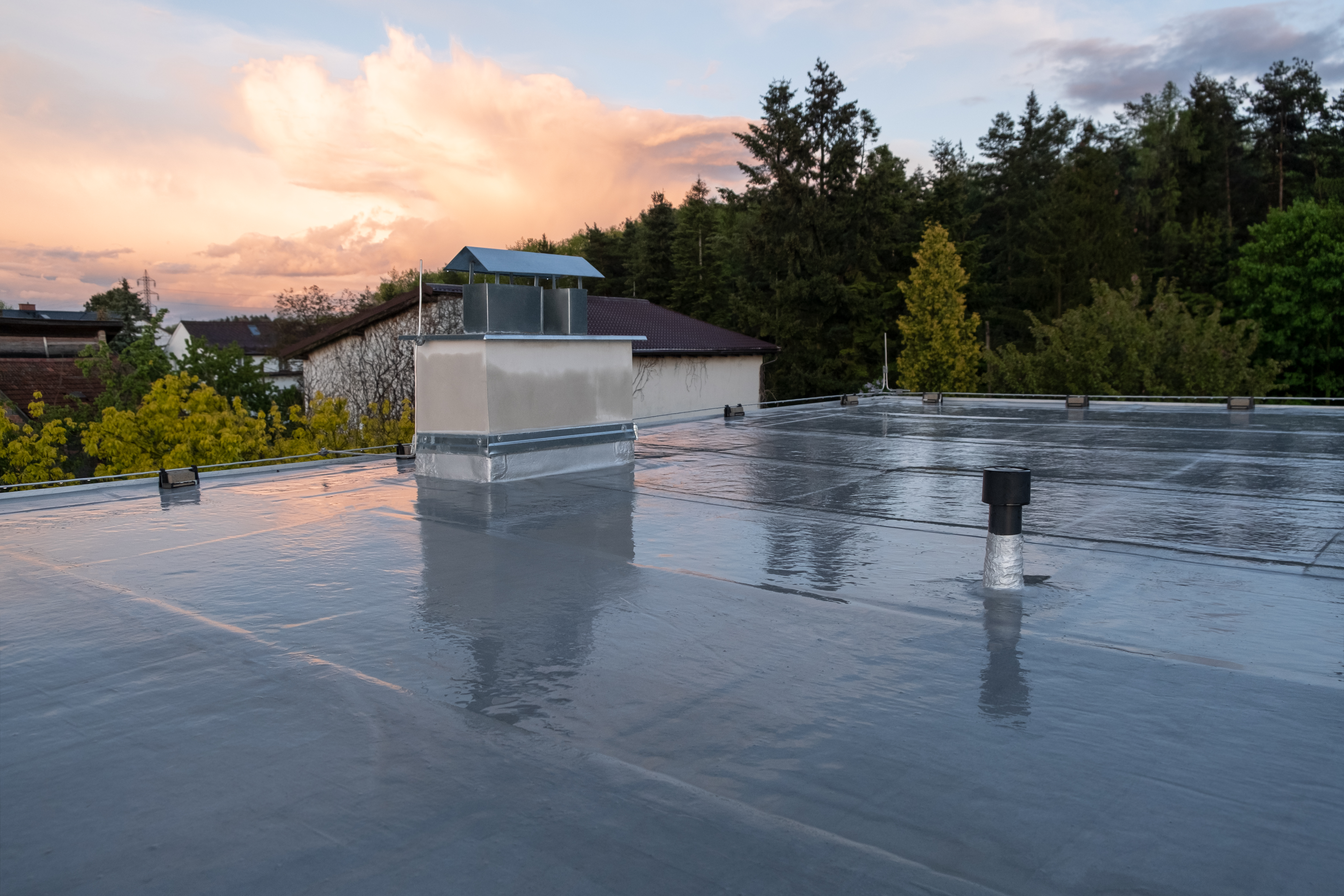 Top-rated flat roof repair pros.