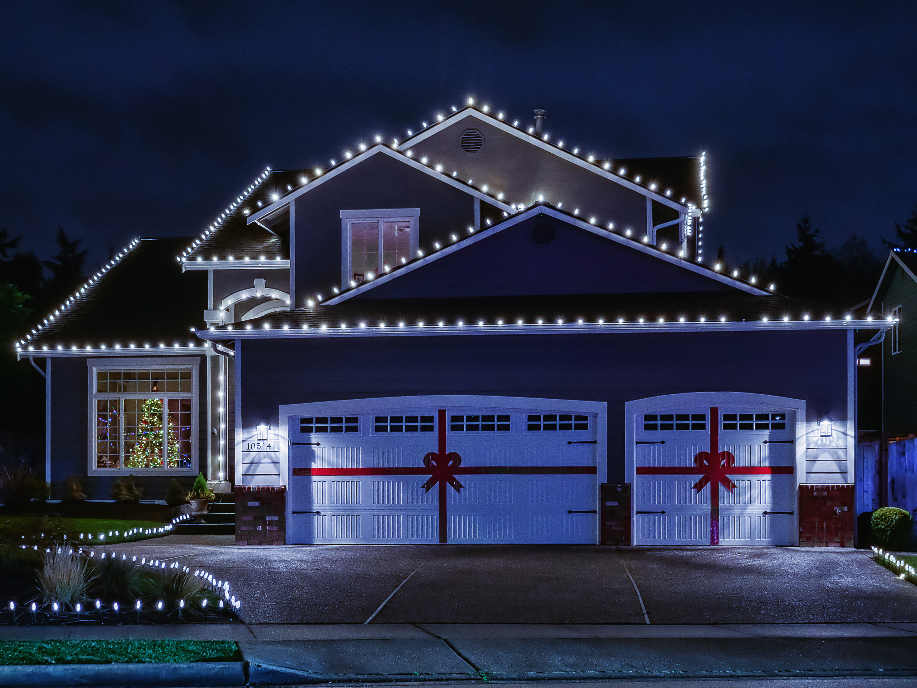 Top-rated holiday decorators.