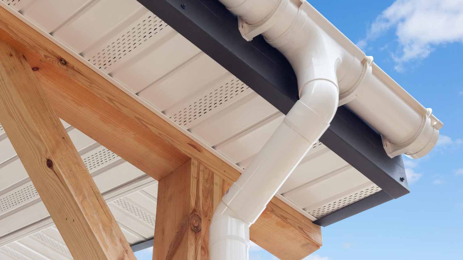 New white rain gutter