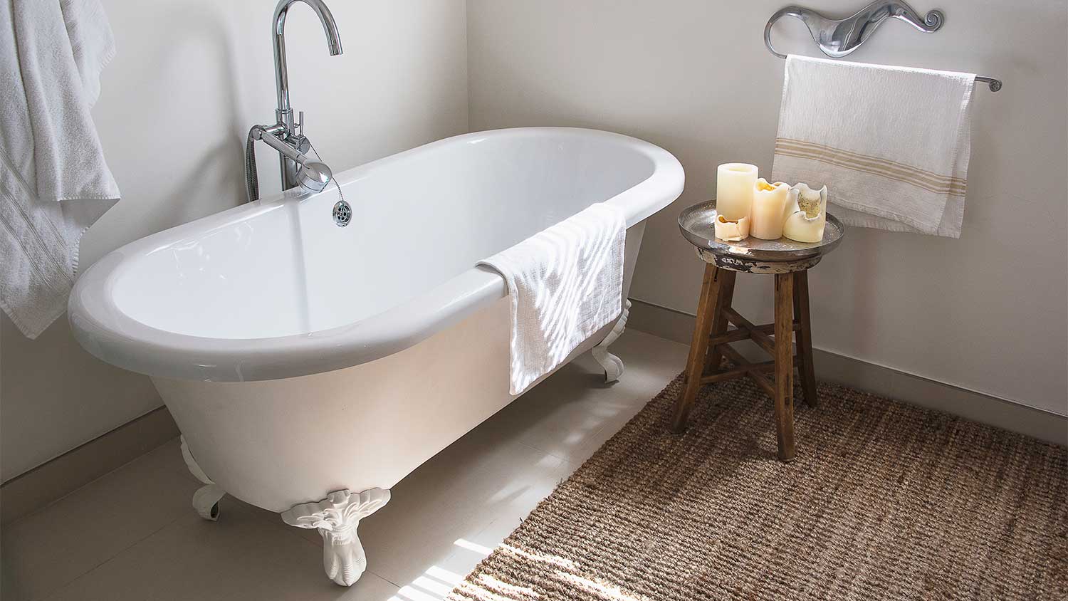 A clawfoot bathtub