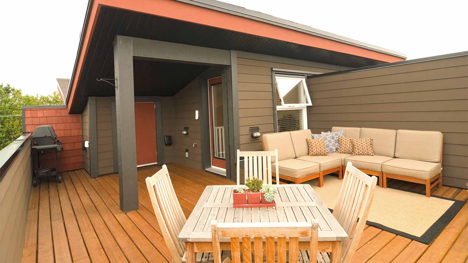 apartment with rooftop deck