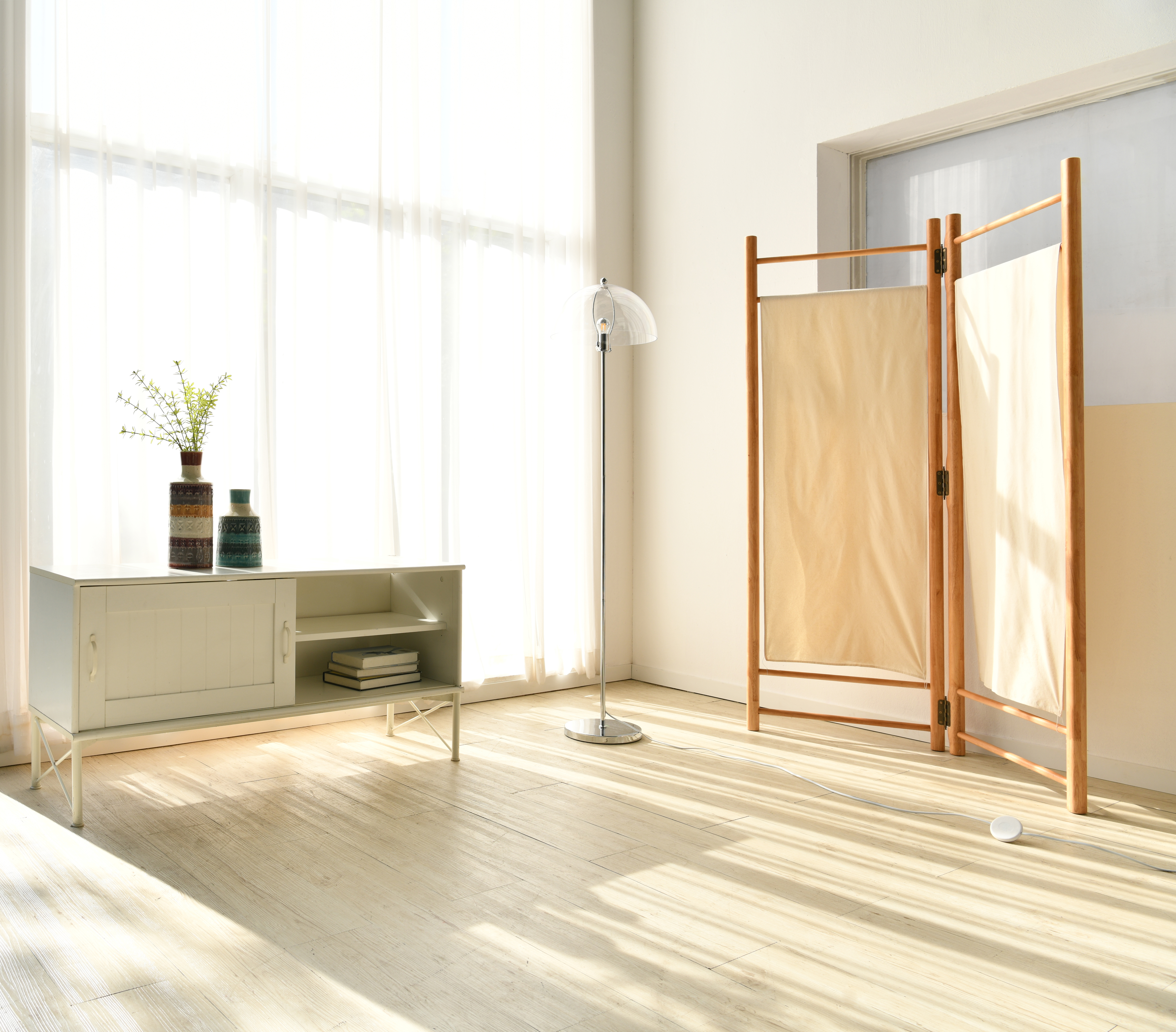 Foldable room divider