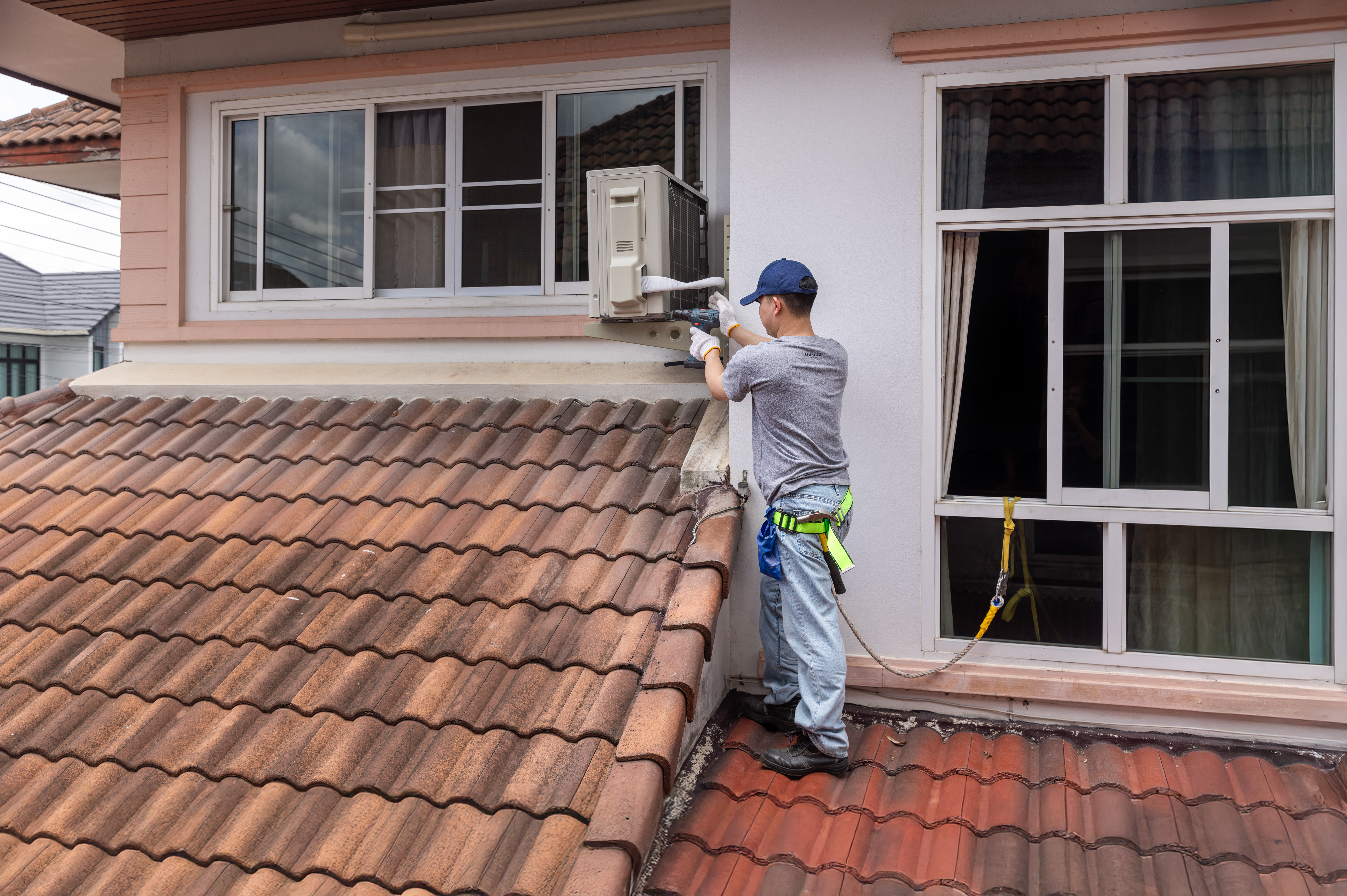 worker replacing ac