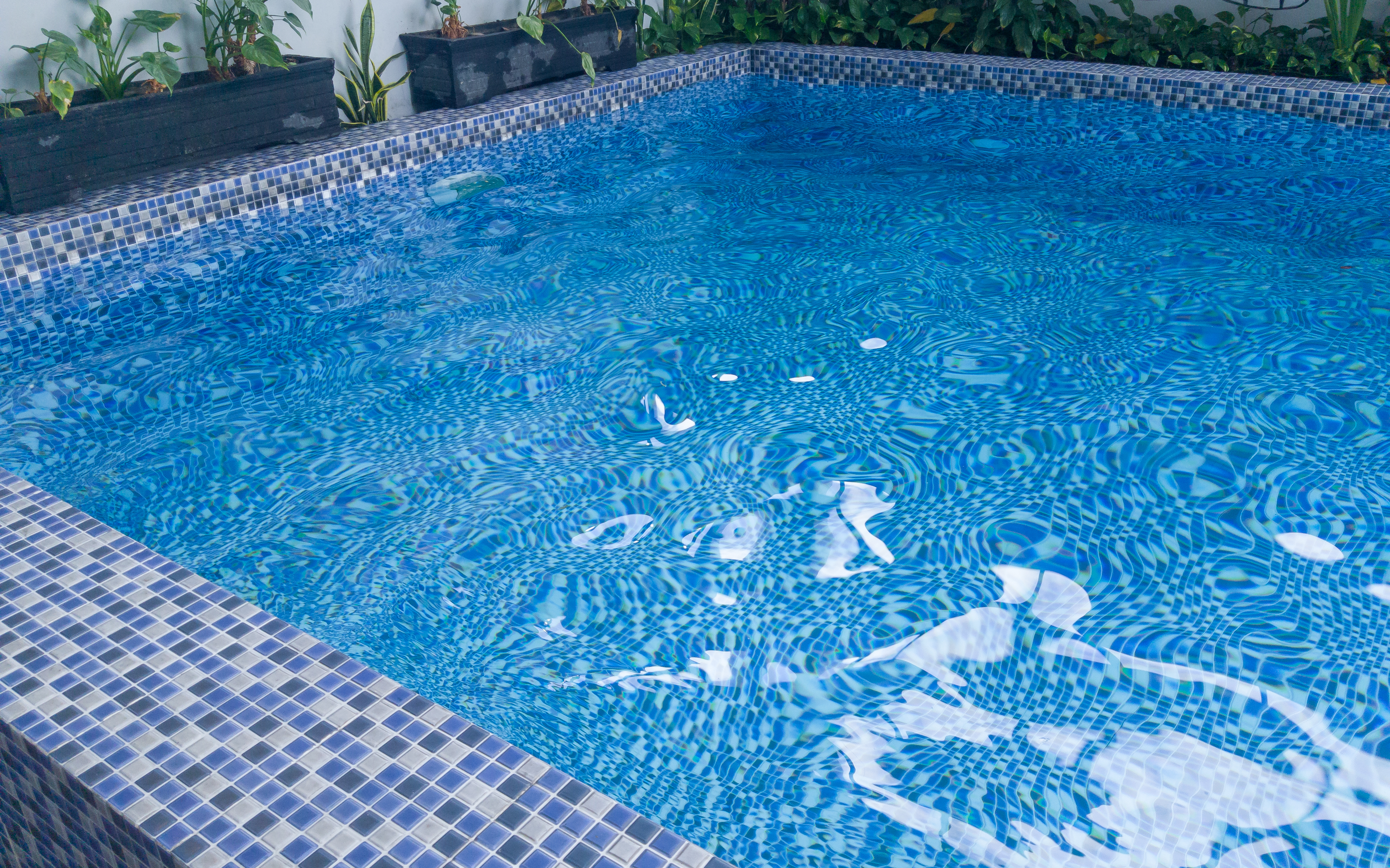 blue mosaic pool liner