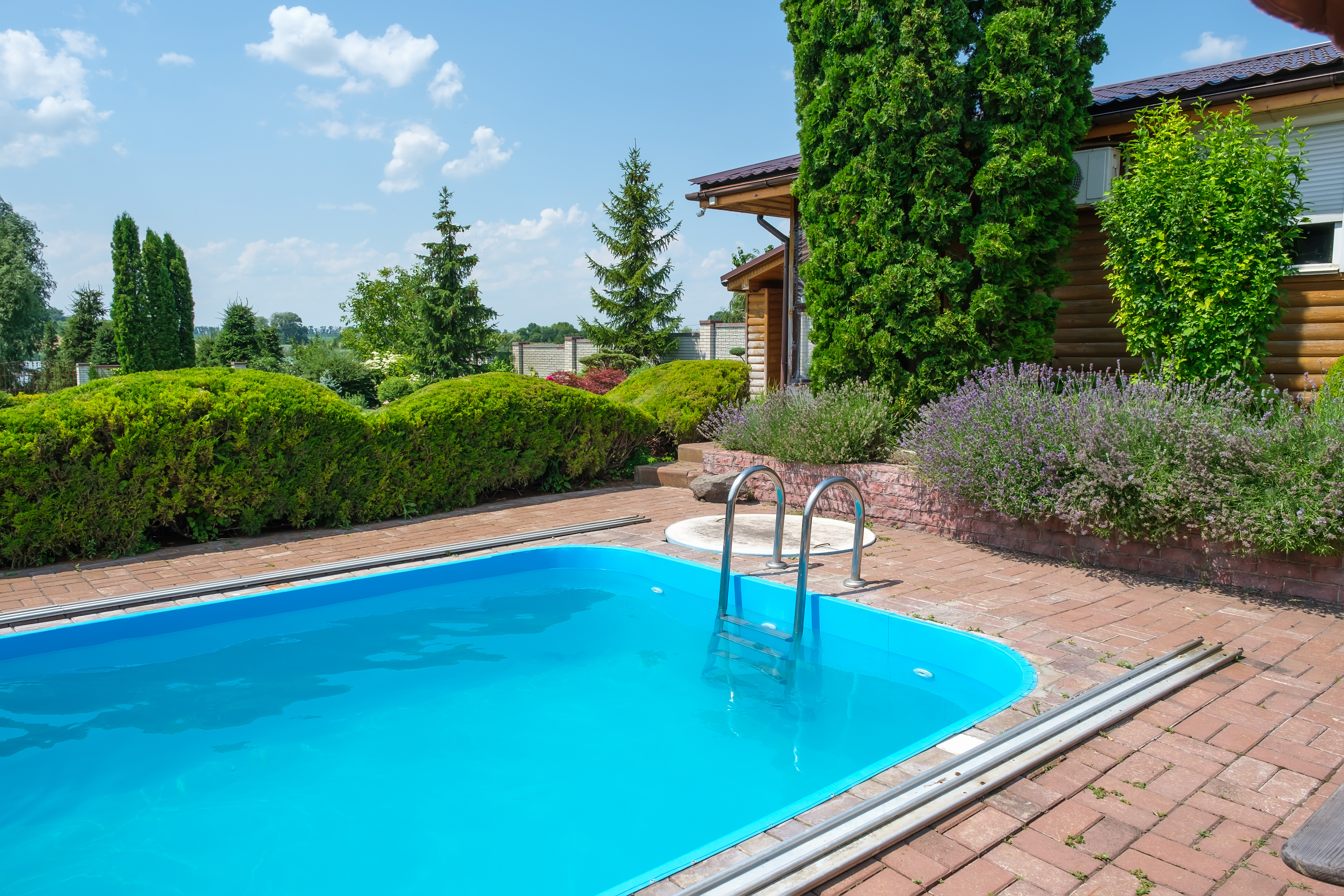  New pool liner installed in an in-ground pool