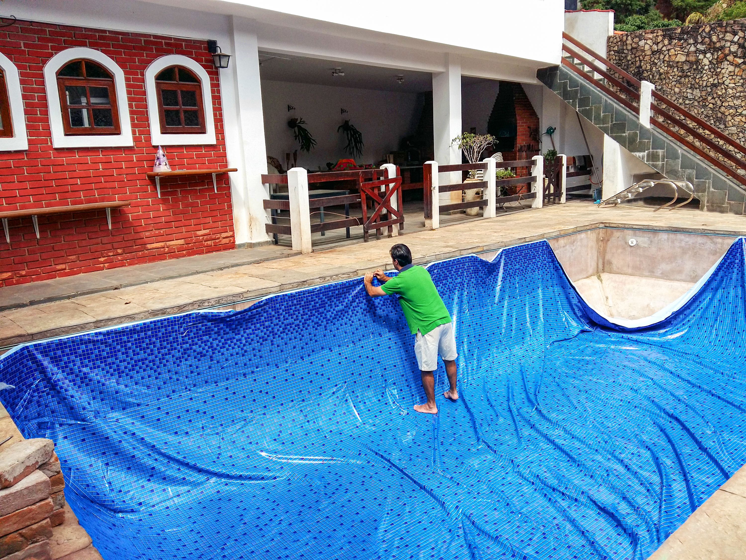 installing vinyl swimming pool 