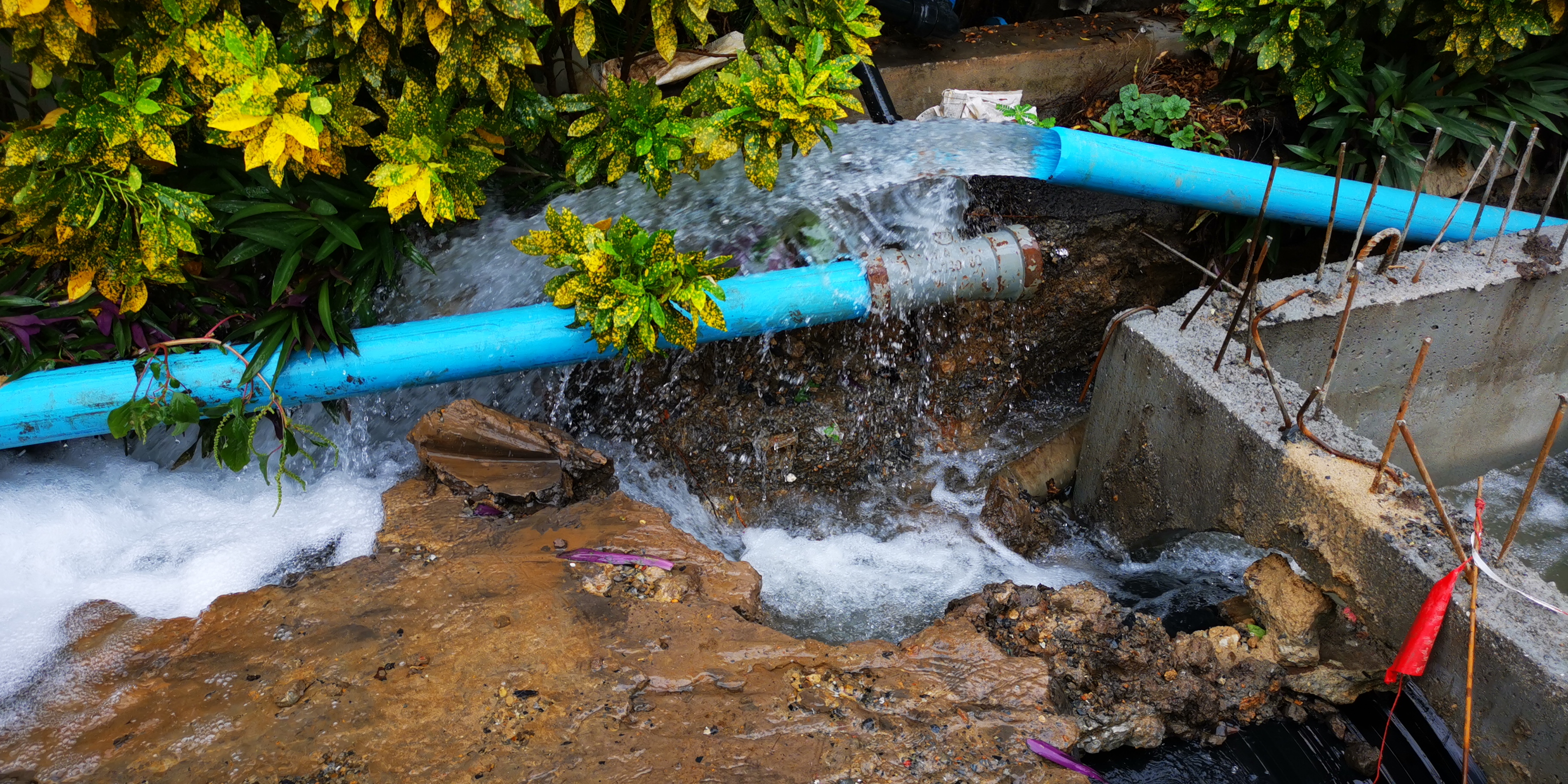 Broken main water line pipe