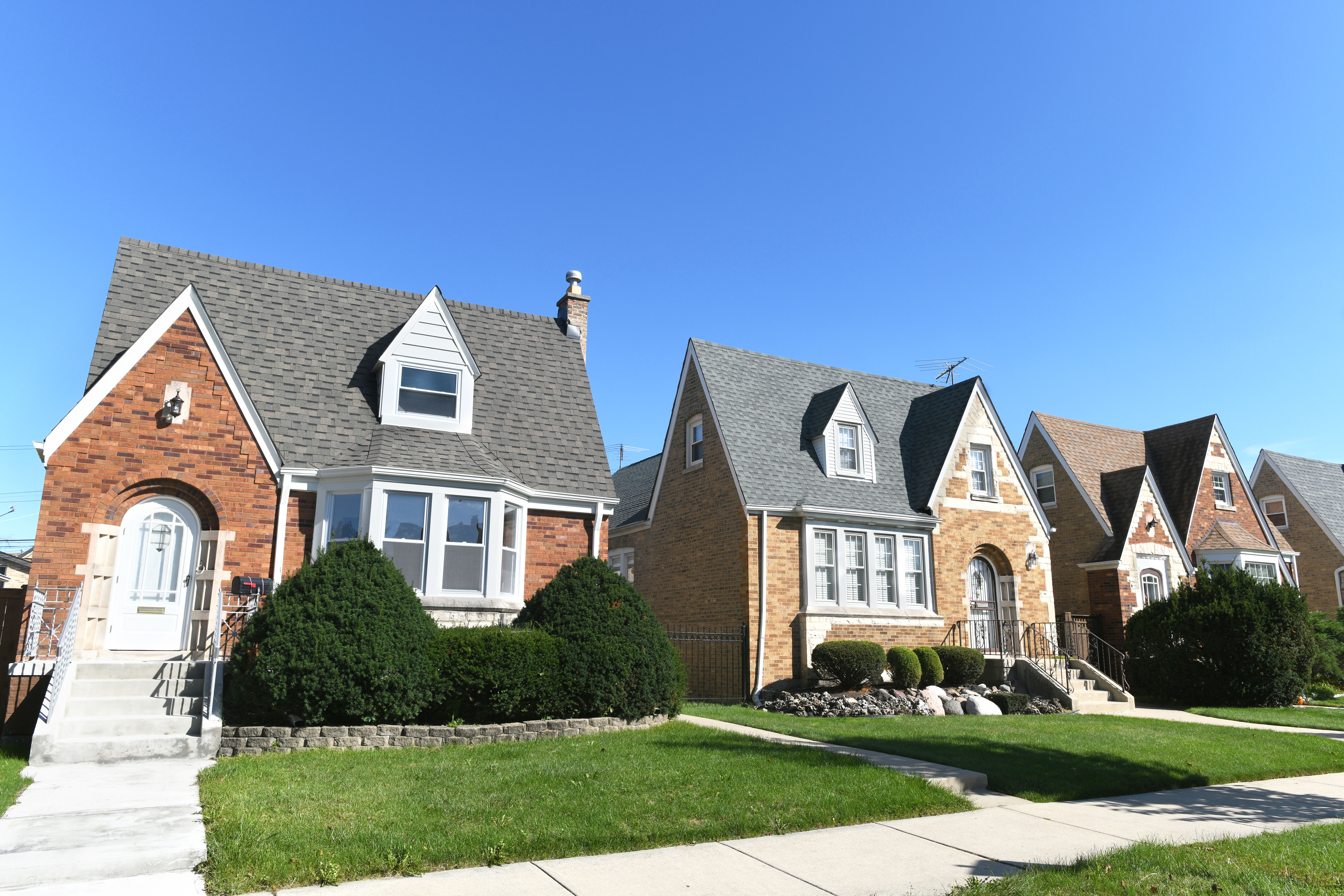 Row of brick houses in a neighborhood in Chicago