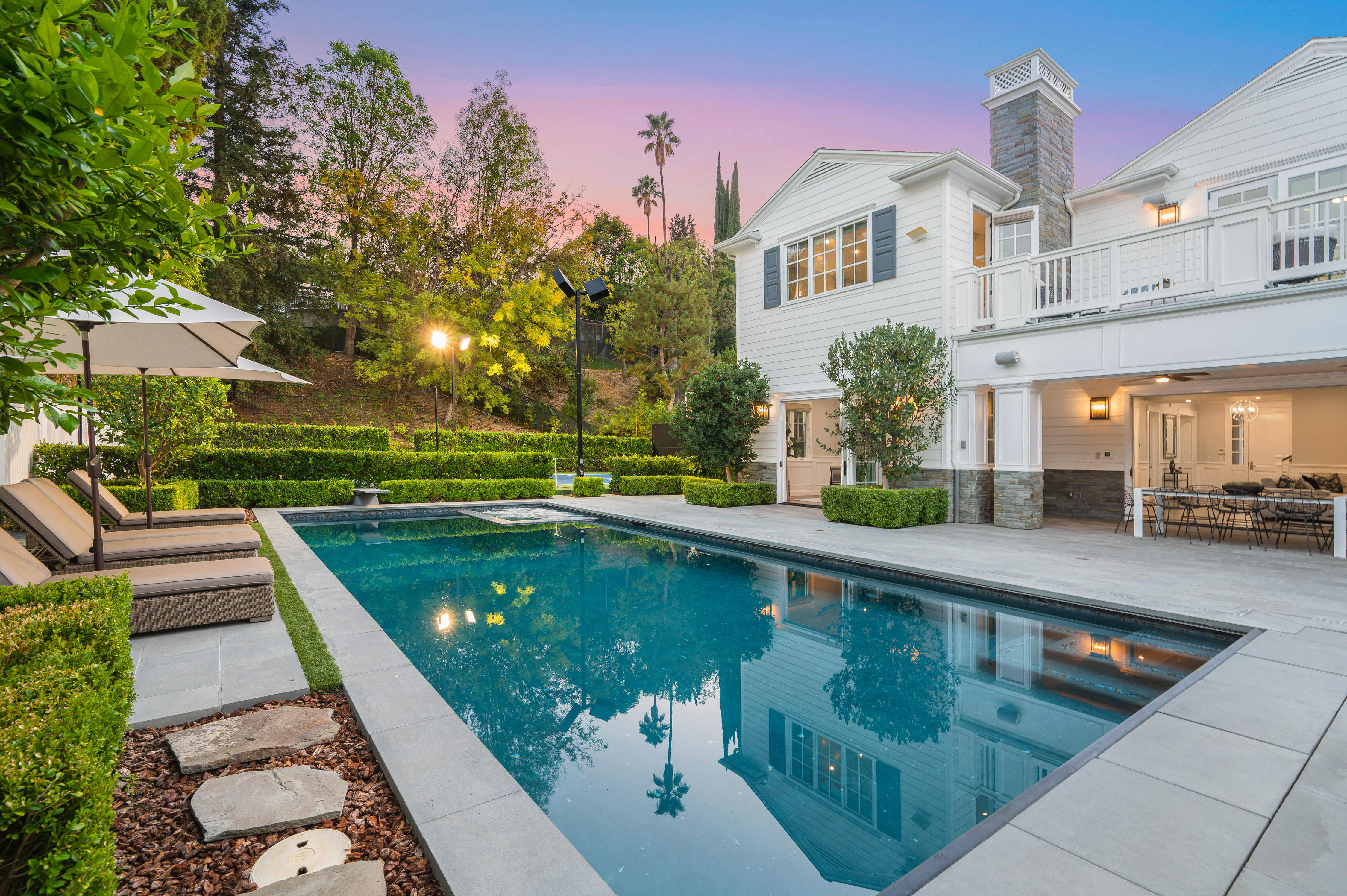 luxurious inground pool in los angeles 
