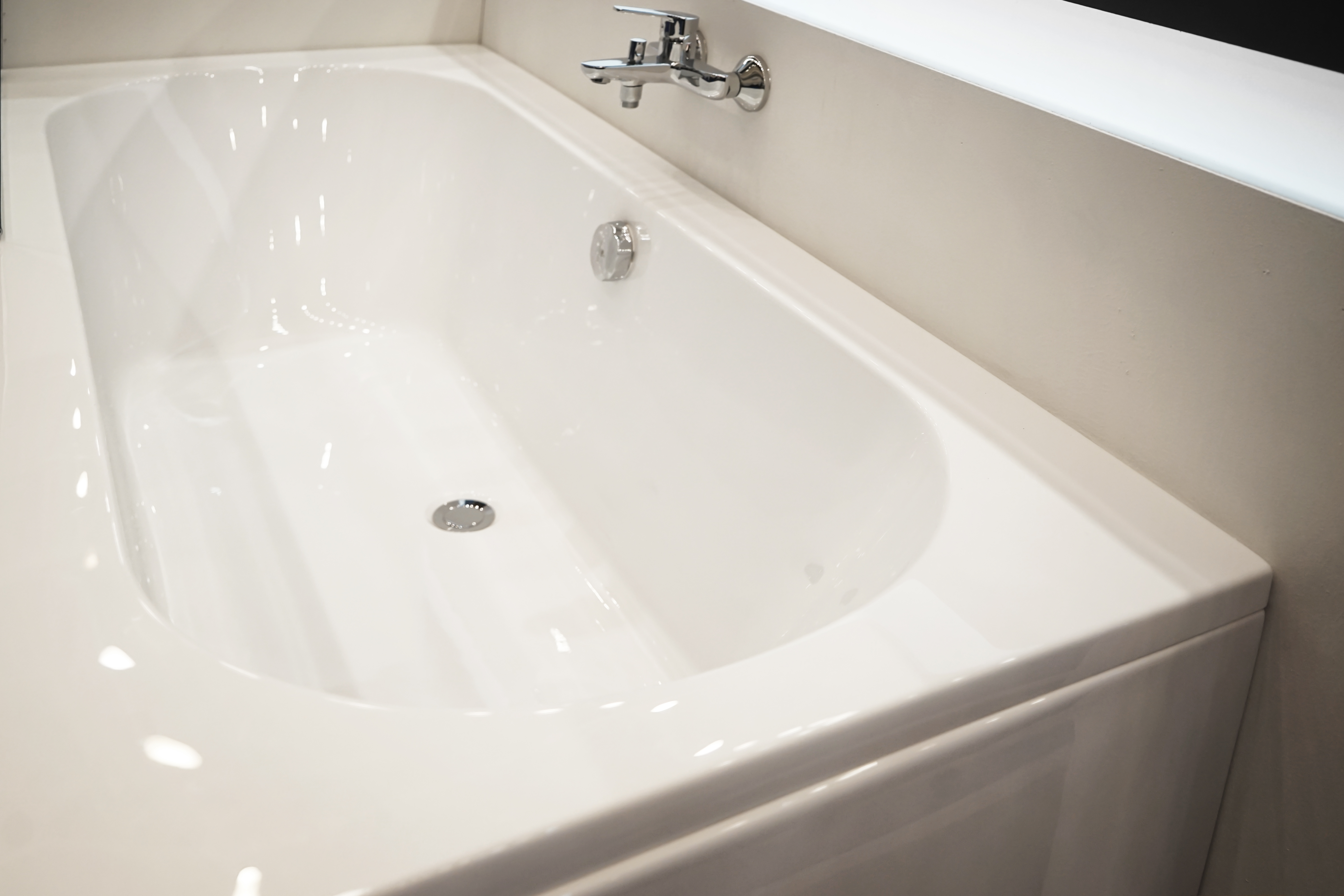 close up acrylic tub