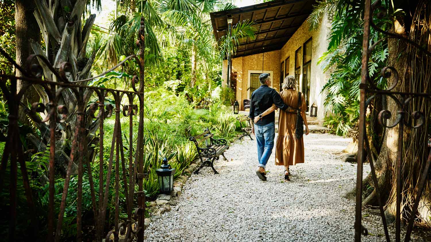 Pathway vs. Walkway vs Driveway vs Roadway: Differences and ...