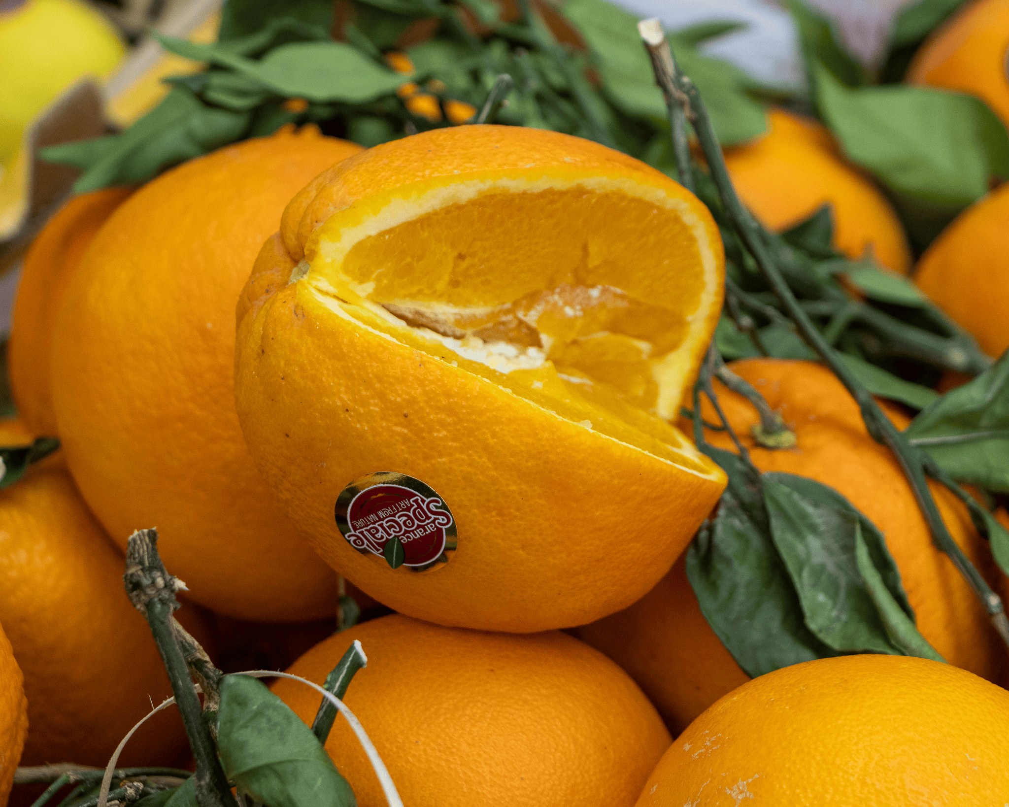 Sélection de fruits et légumes en étal au Fruitier des Monts d'Or