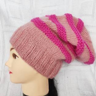 Stilvolle rosa Beanie Mütze mit pink Streifen